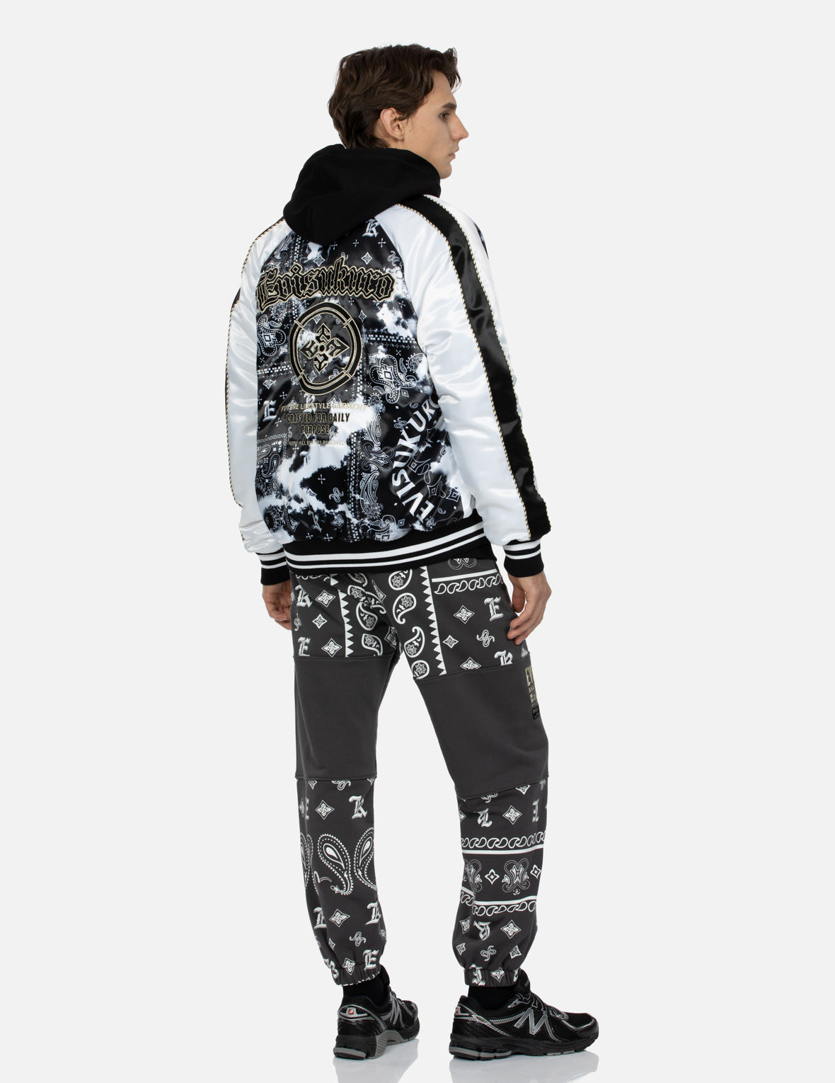 满地佩斯利印花夹层常规版型夹克