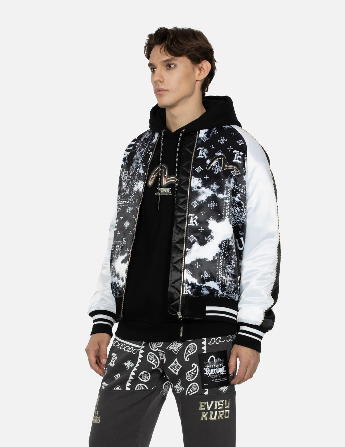 满地佩斯利印花夹层常规版型夹克