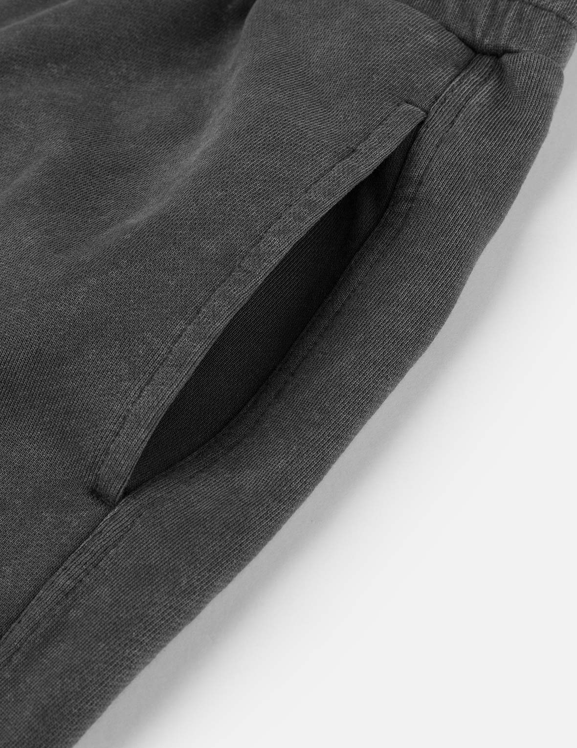 EVISUKURO E刺绣破损宽版运动裤