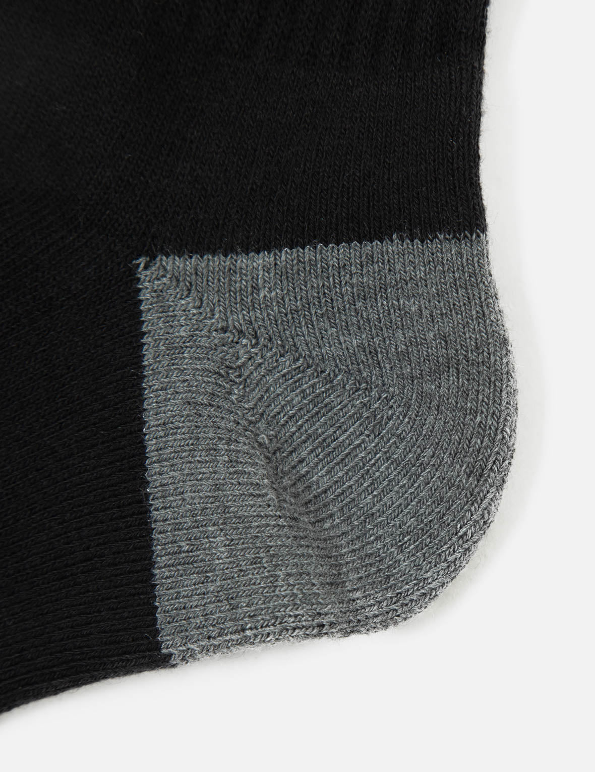 All-over Paisley and EVISUKURO Jacquard Socks