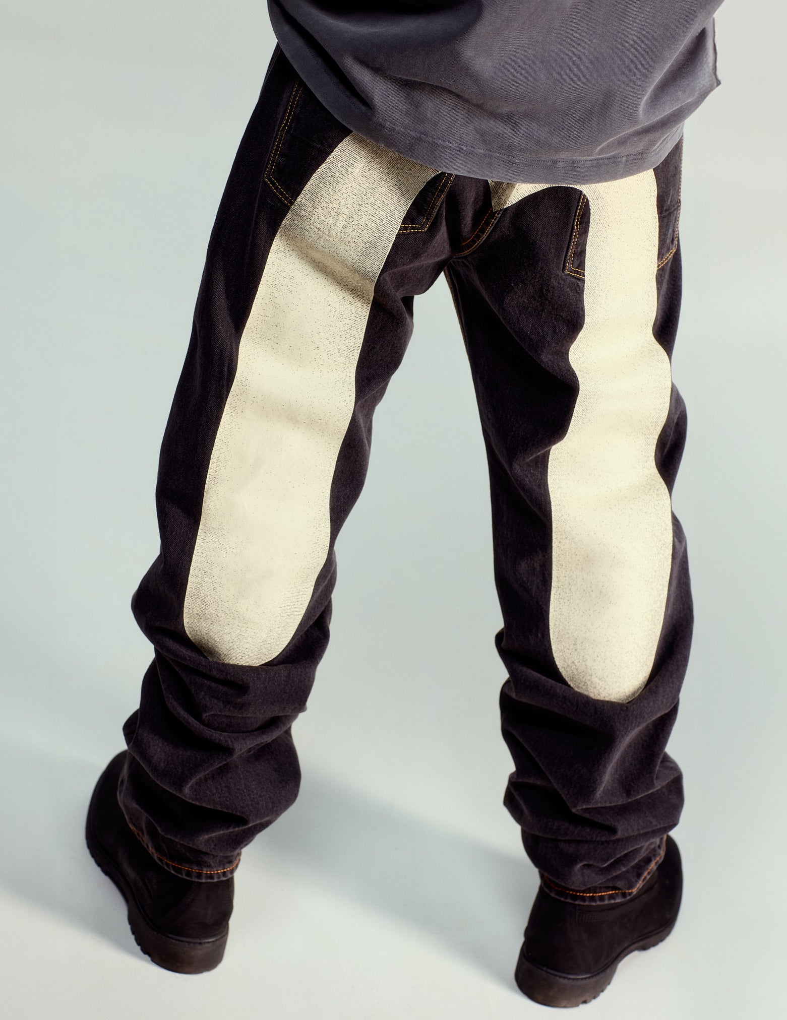 大M印花阔脚牛仔裤 #2000