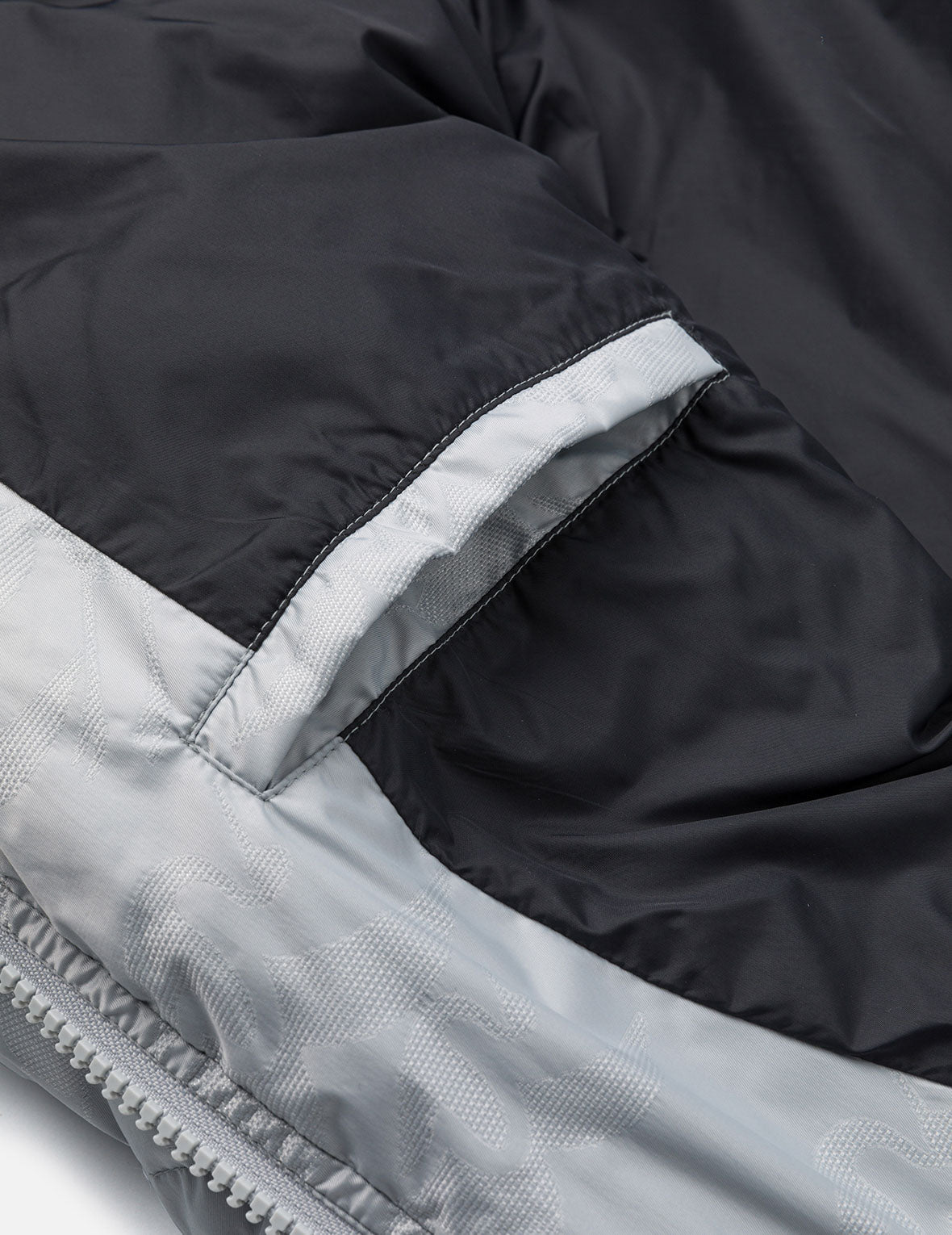 Allover Seagull Crane Jacquard Regular Fit Down Jacket