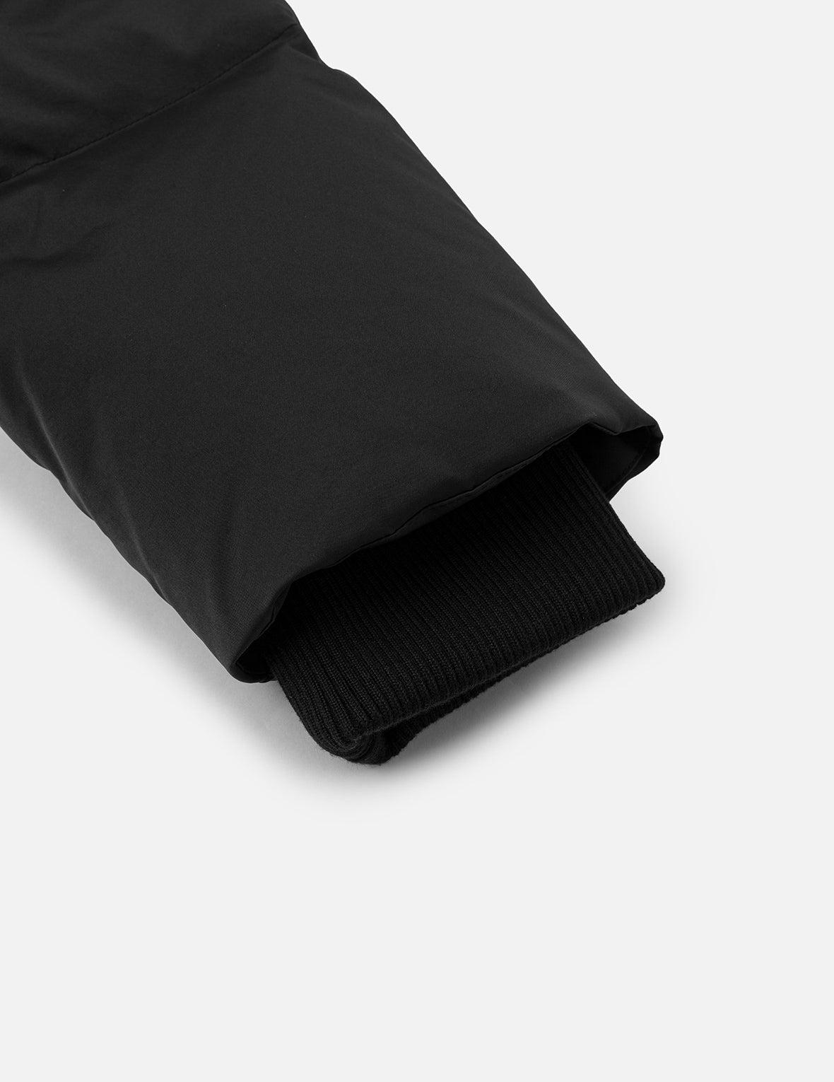 嵌条大M刺绣常规版型羽绒外套