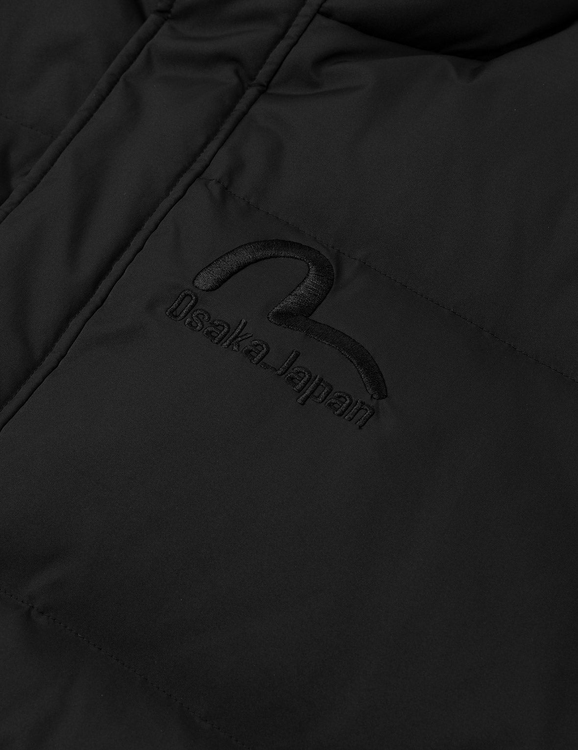 嵌条大M刺绣常规版型羽绒外套