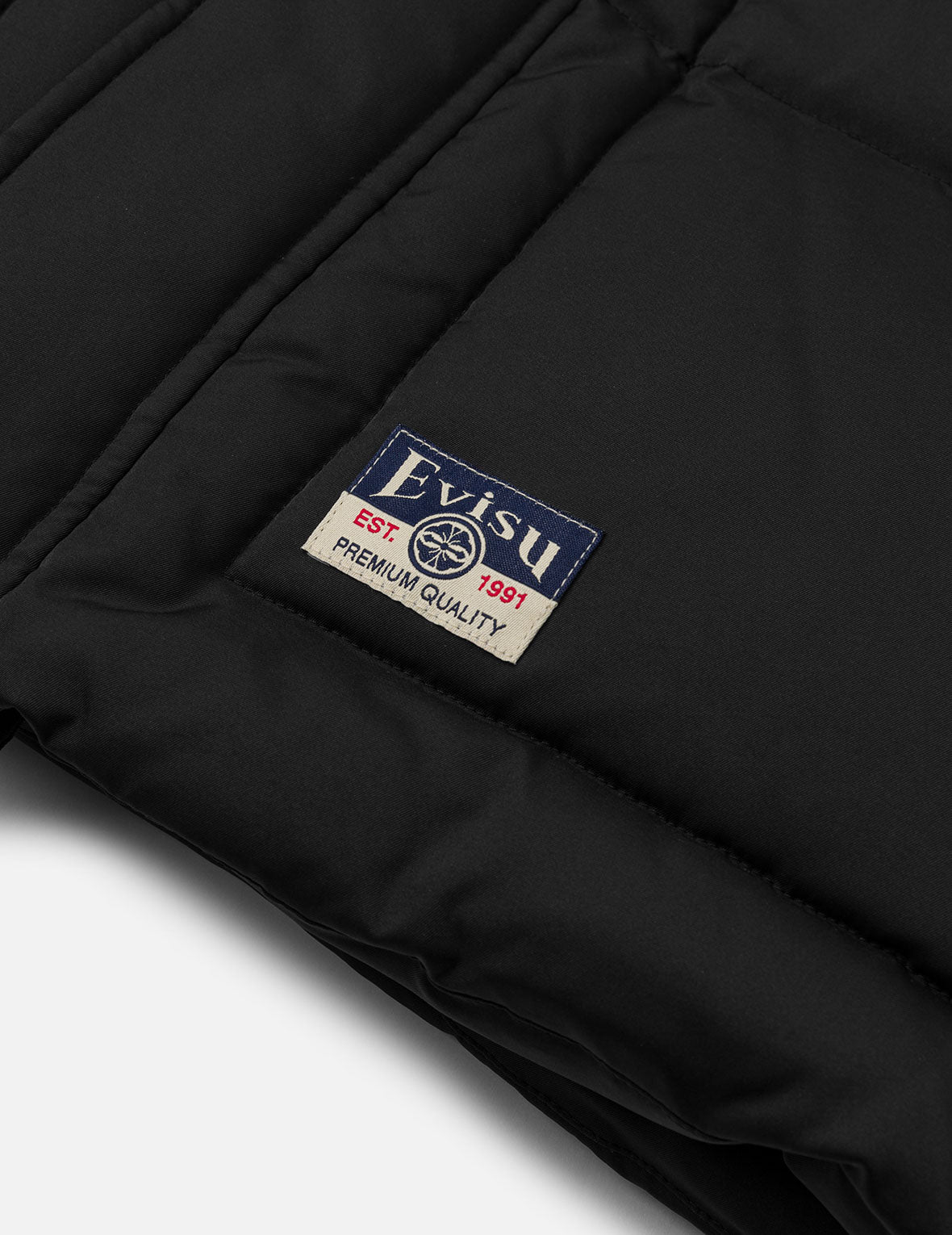 嵌条大M刺绣常规版型羽绒外套