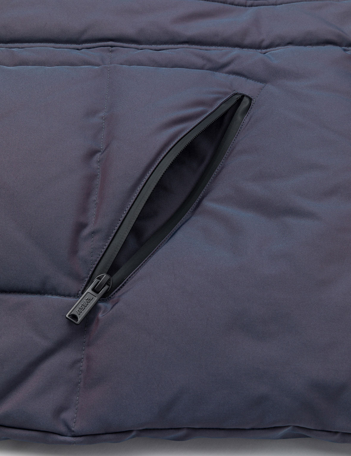 嵌条大M刺绣常规版型羽绒外套