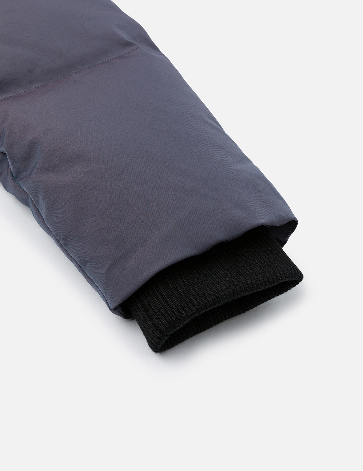 嵌条大M刺绣常规版型羽绒外套