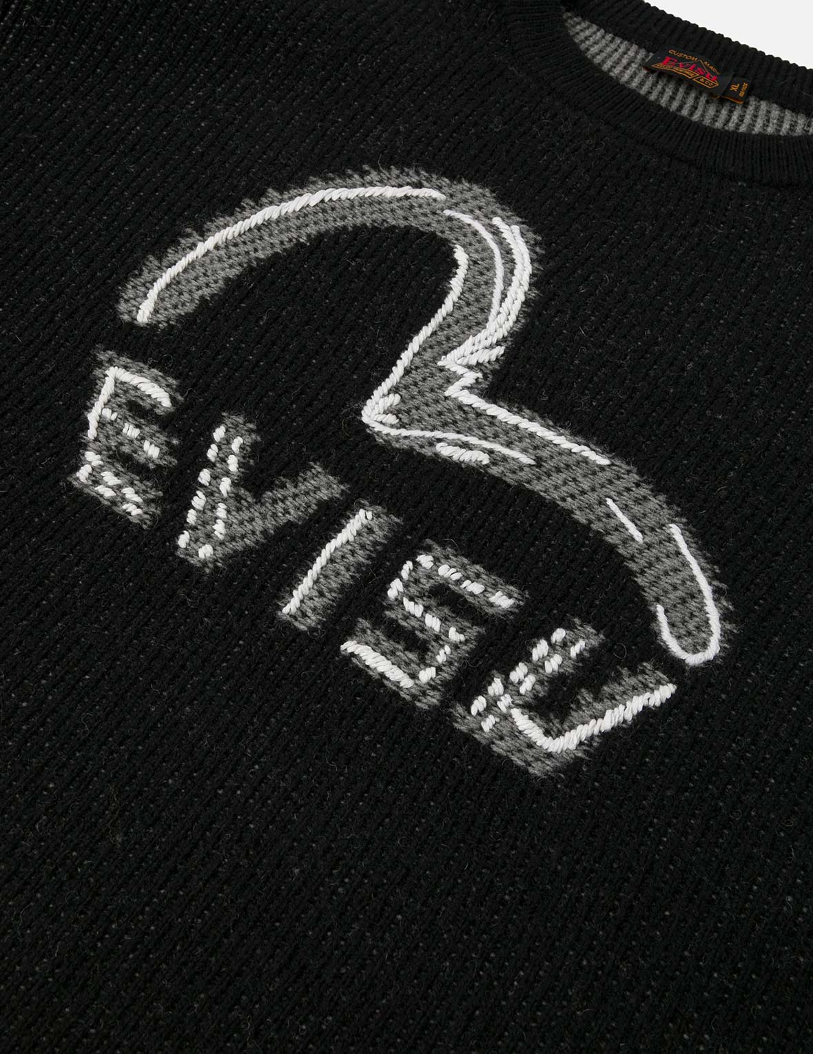 海鸥和商标嵌花宽版休闲针织卫衣