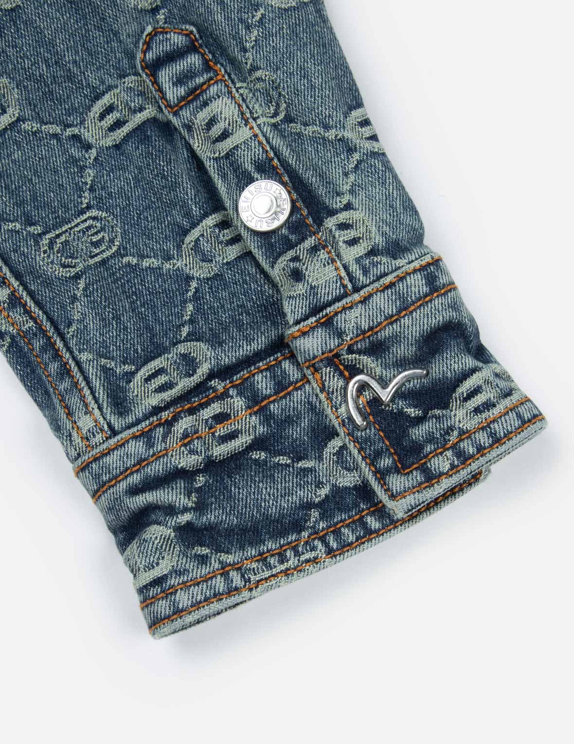 满地商标提花和海鸥刺绣男友款牛仔衬衫外套