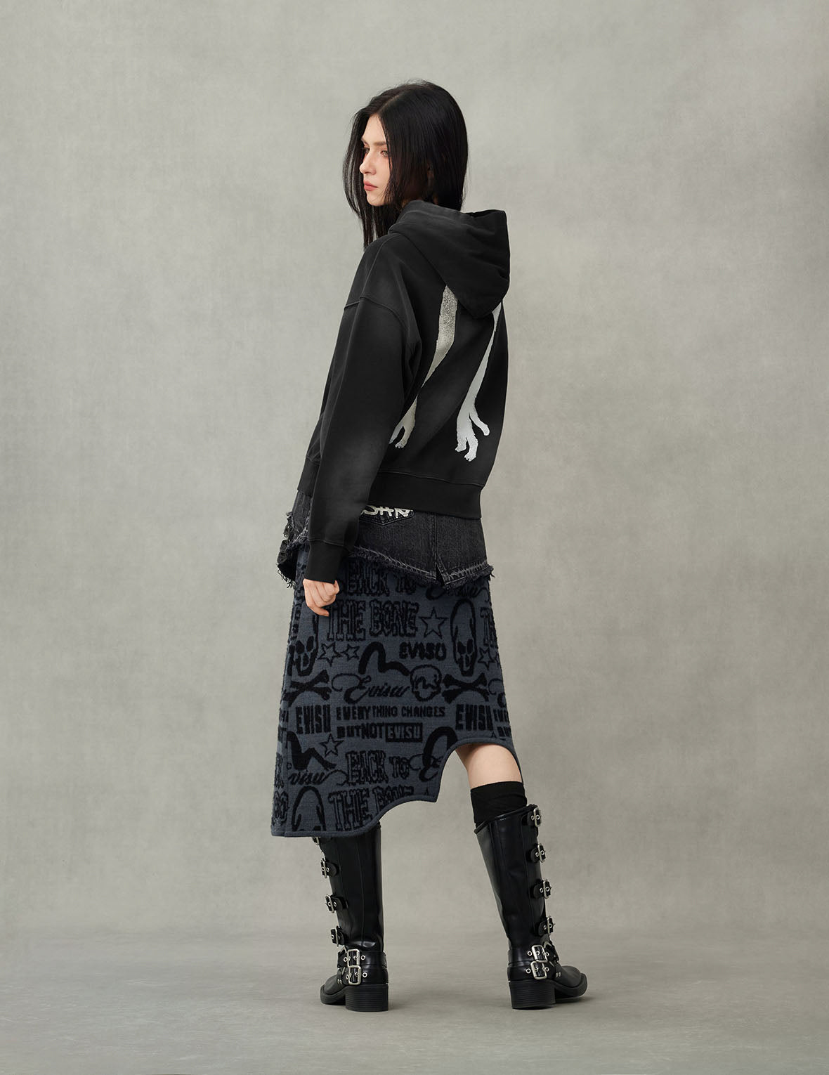 毛茸茸小猫大M印花短款连帽卫衣