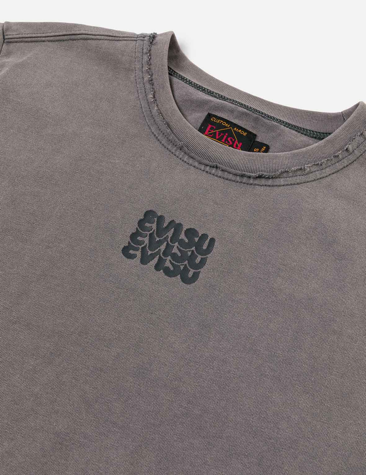 商标印花和破损细节时尚版型T恤