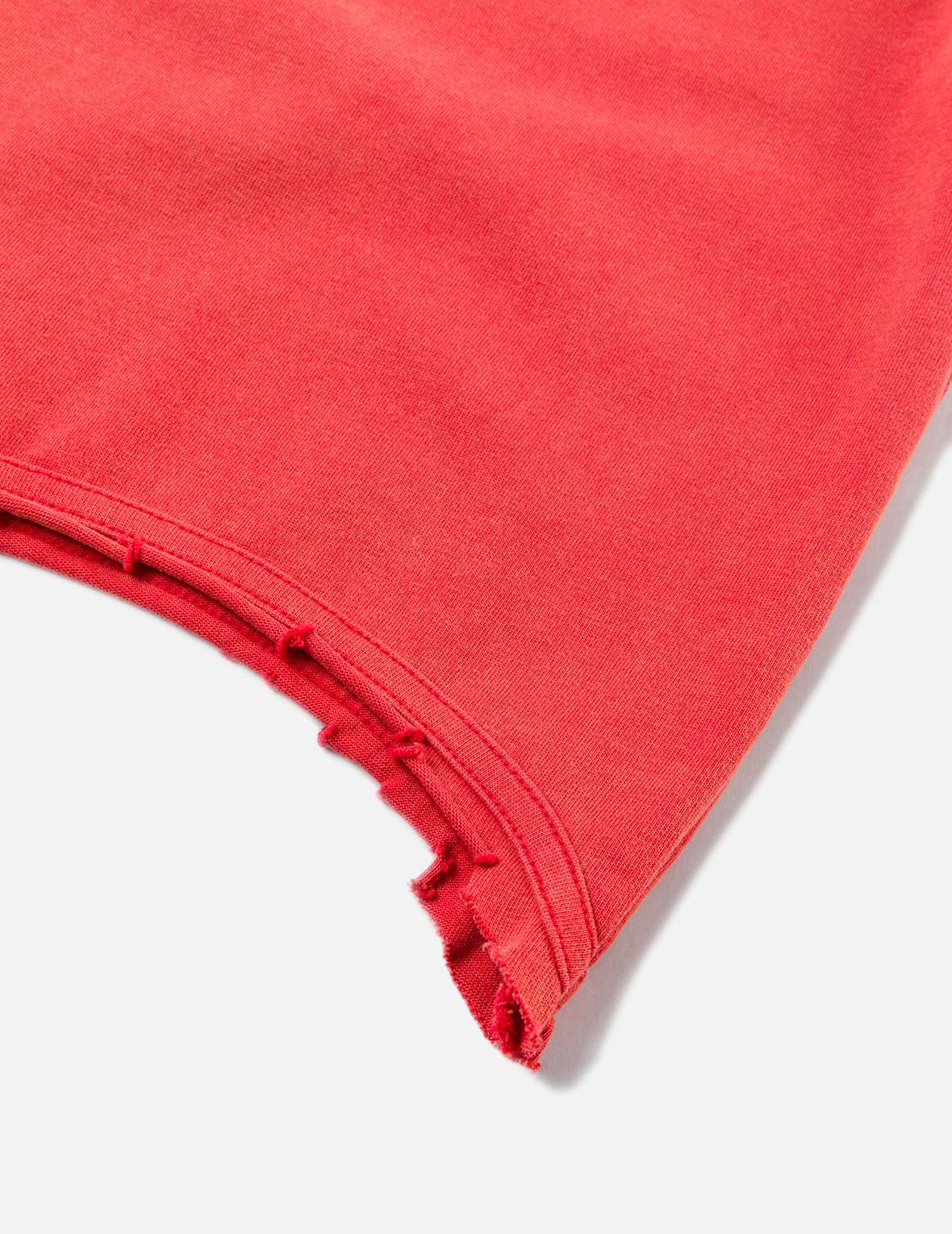 商标印花和破损细节时尚版型T恤