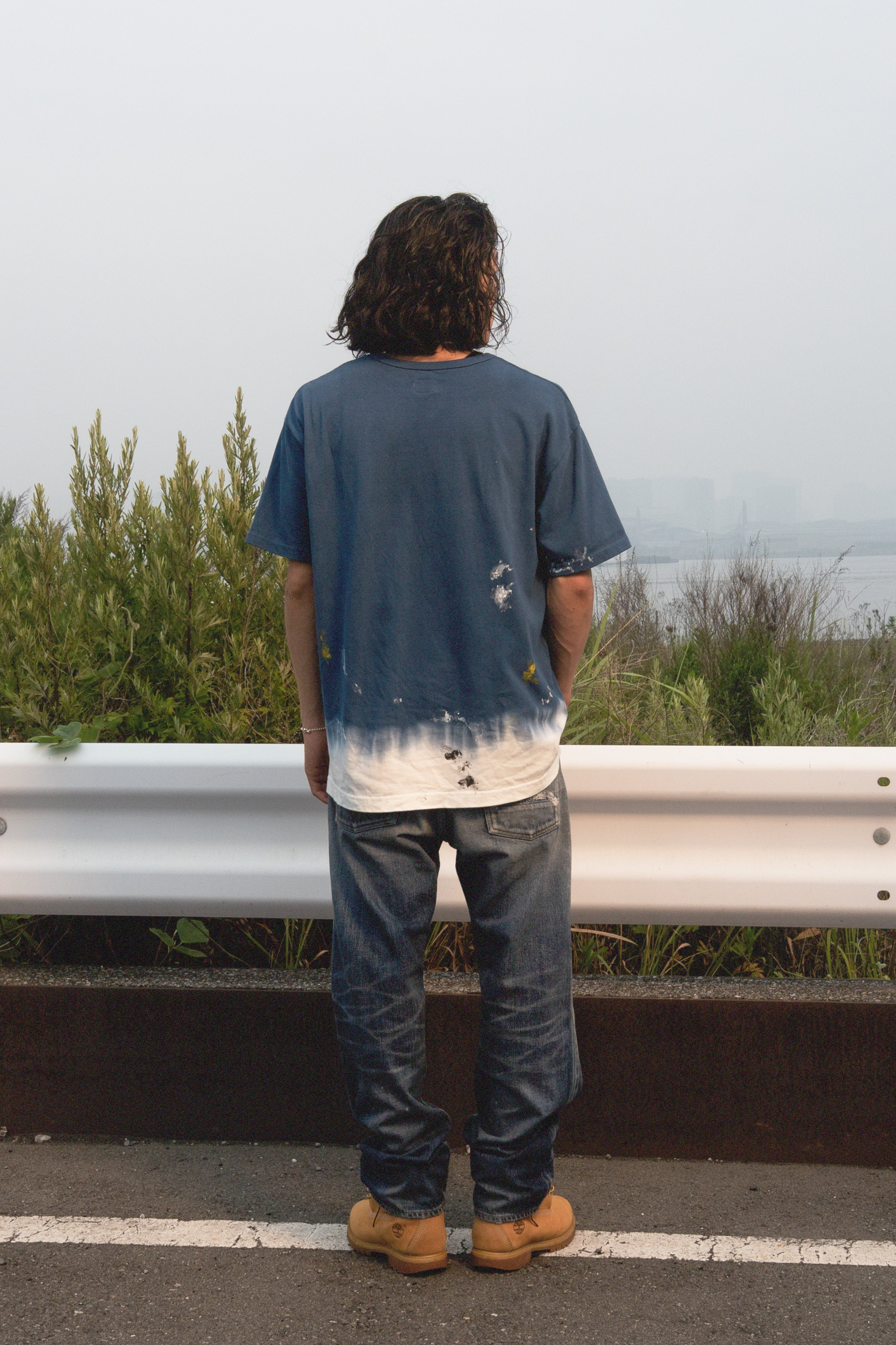 达摩和商标刺绣常规版型渐层式染色T恤