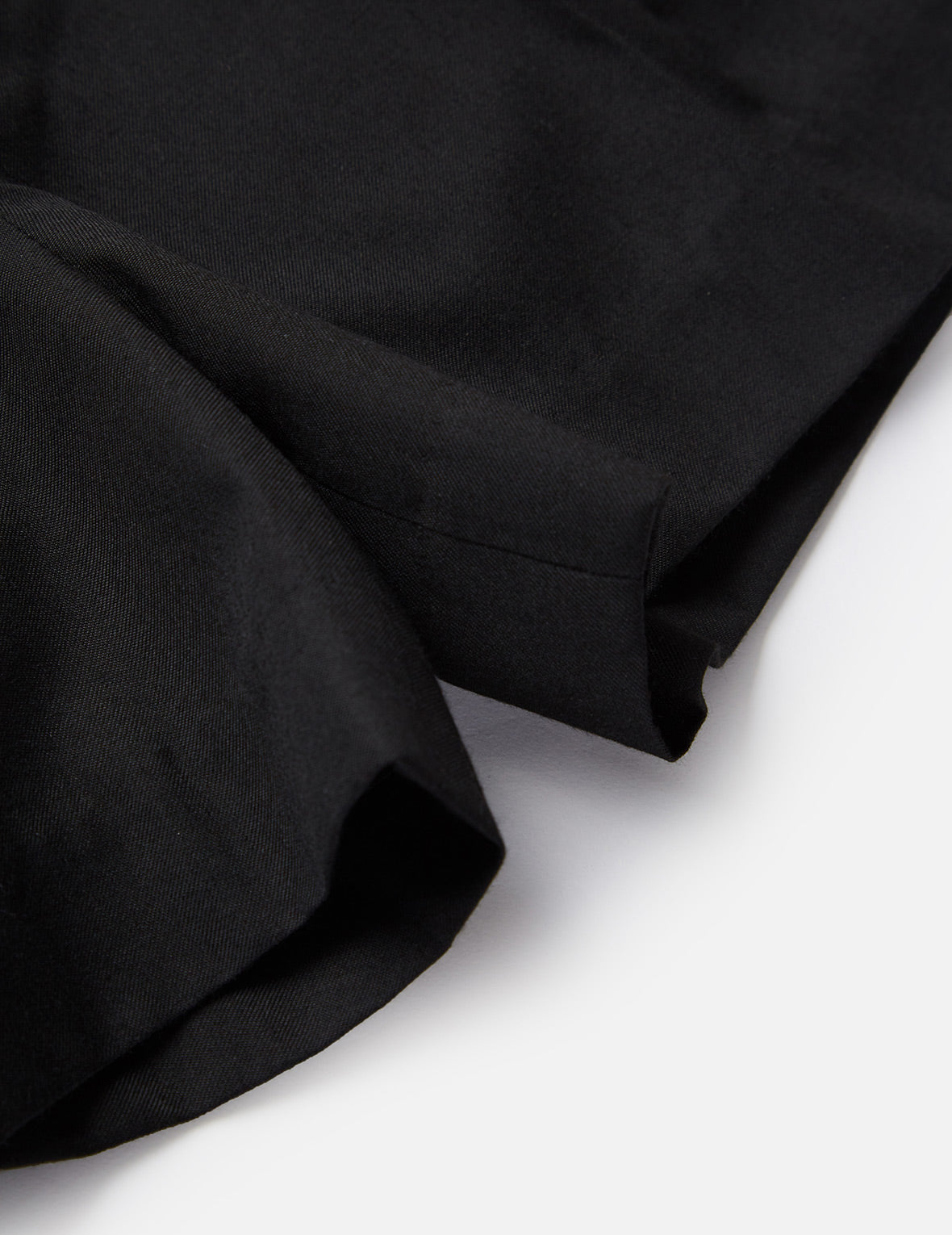 Partial Leather Buckle Belt Shorts