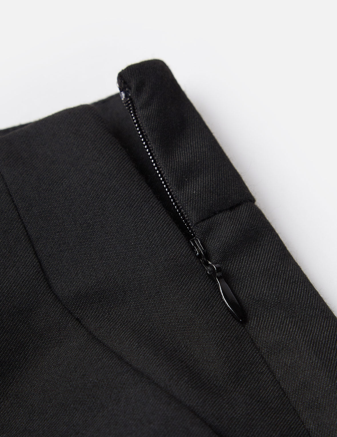 Partial Leather Buckle Belt Shorts