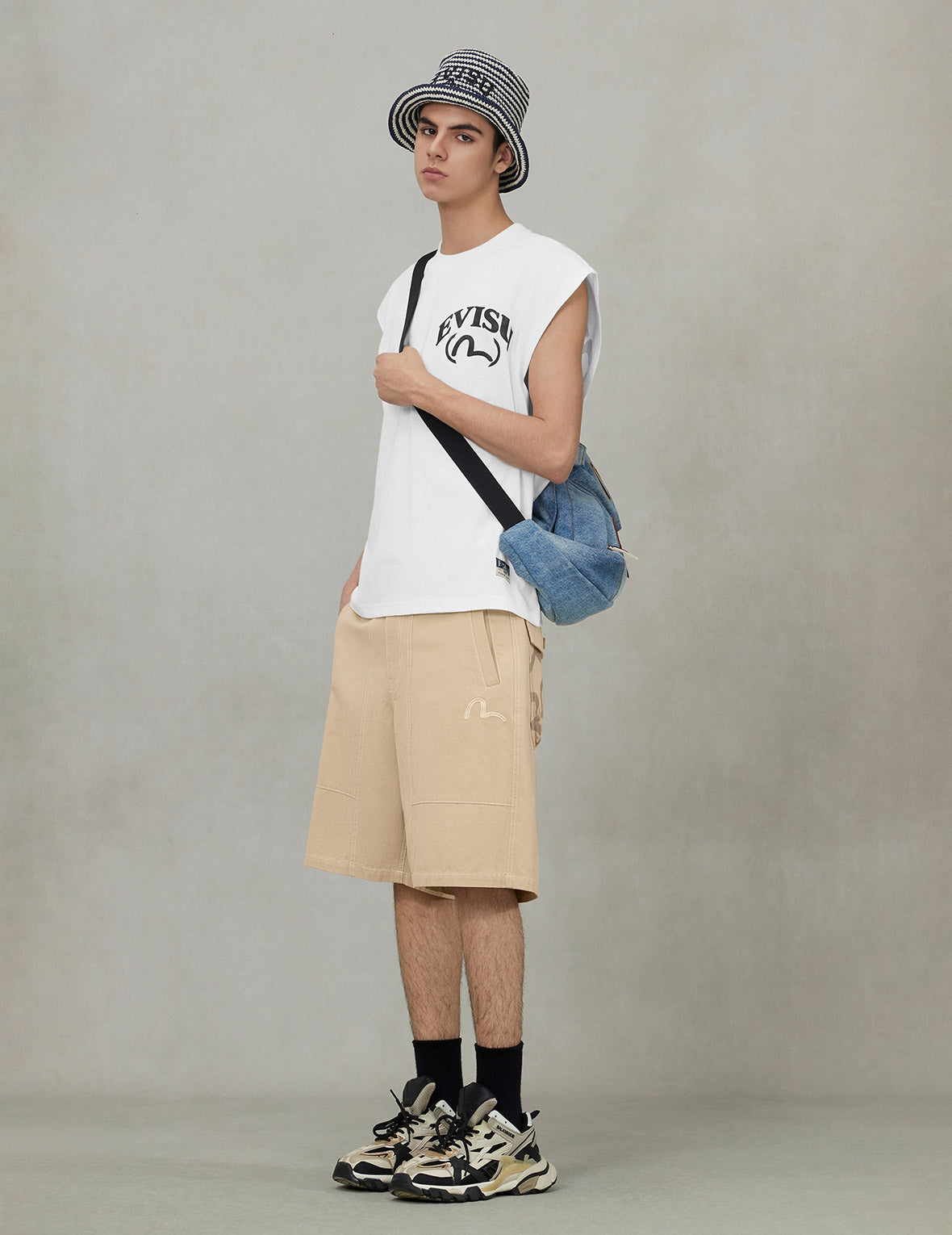 海鸥刺绣牛仔斜挎包