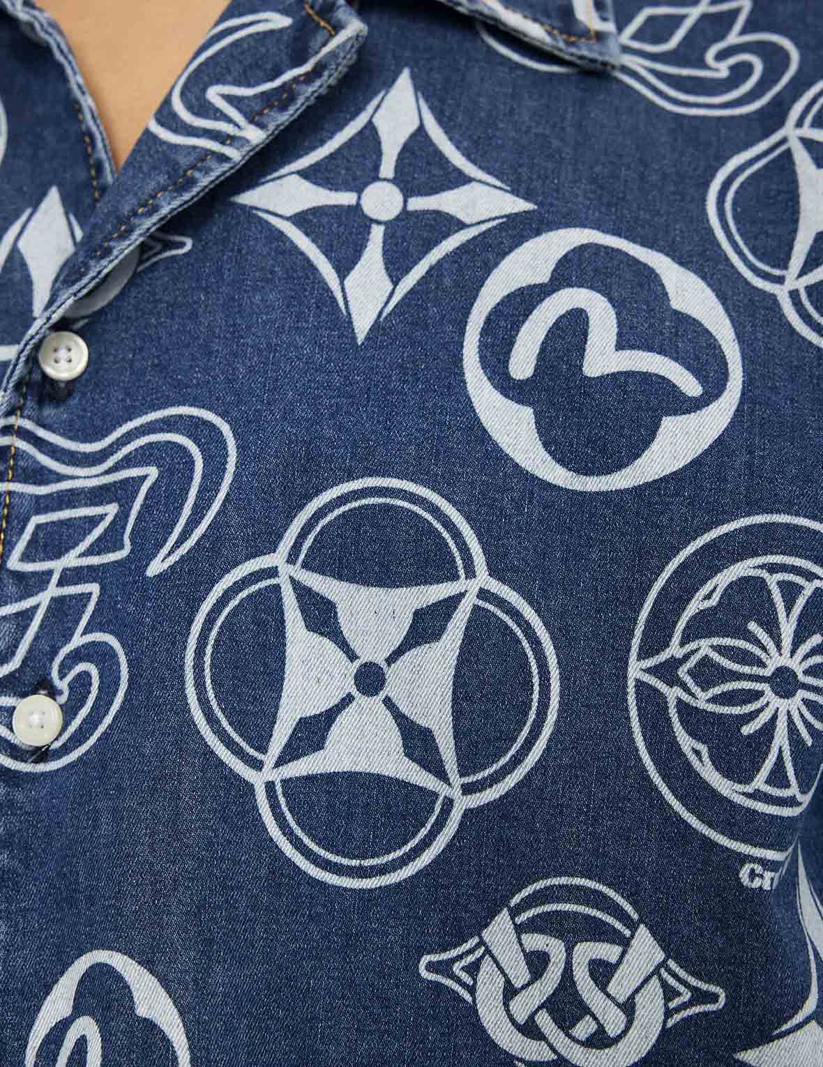 满地家花印花宽版休闲牛仔短袖衬衫