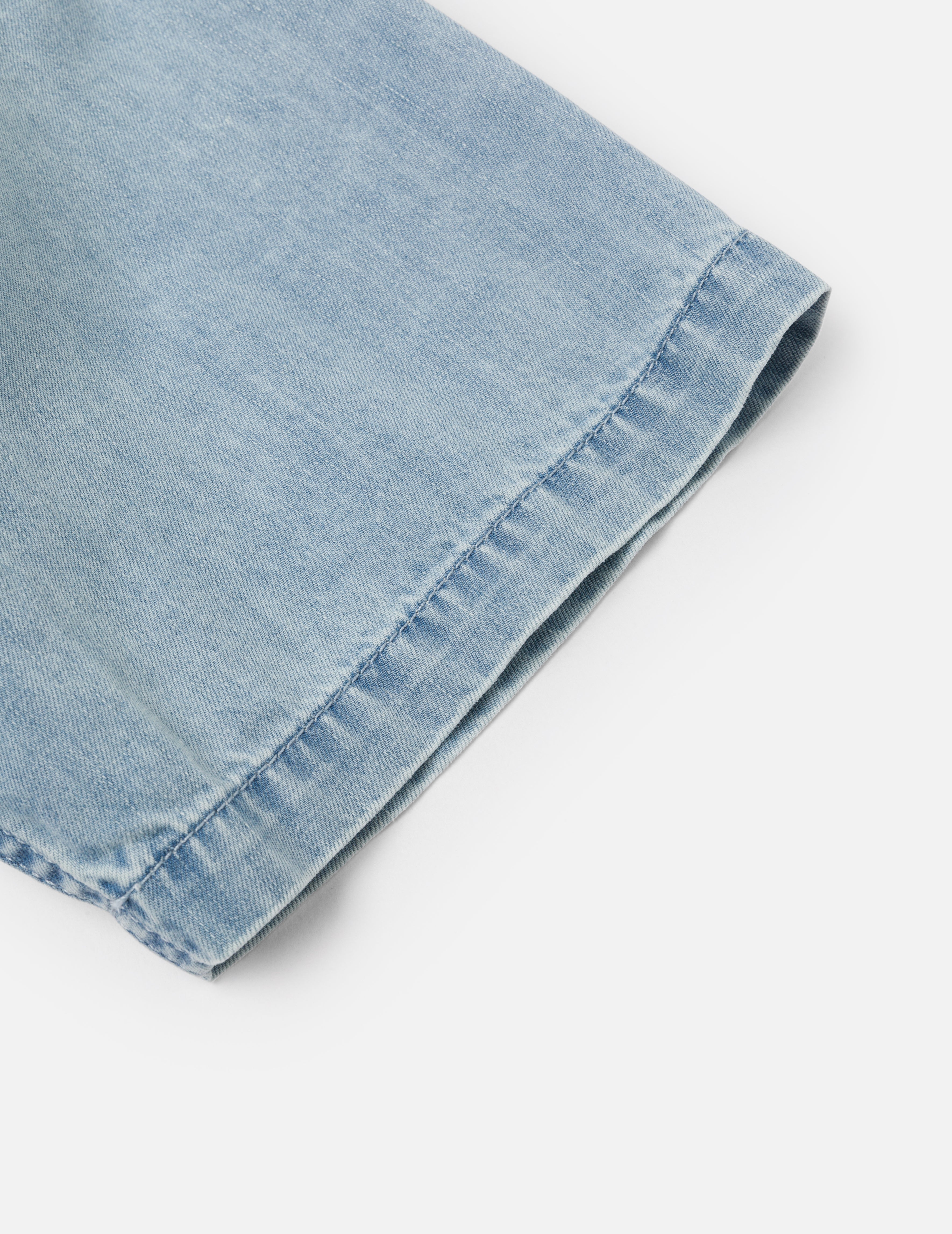 Hakutaku and Logo Print Fashion Fit Denim Baseball Shirt