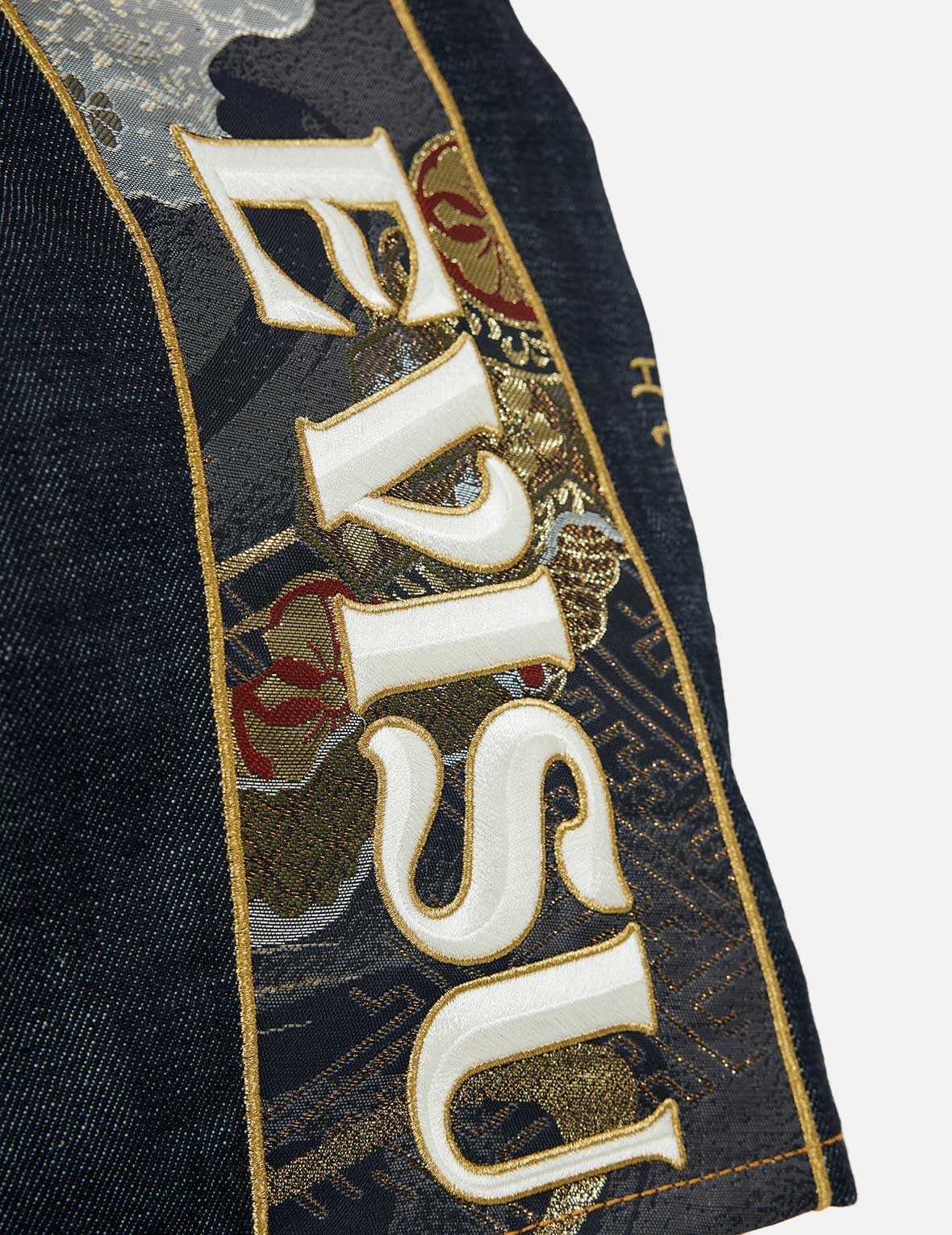 Brocade Daicock Appliqué and Logo Embrodiery Regular Fit Denim Shorts