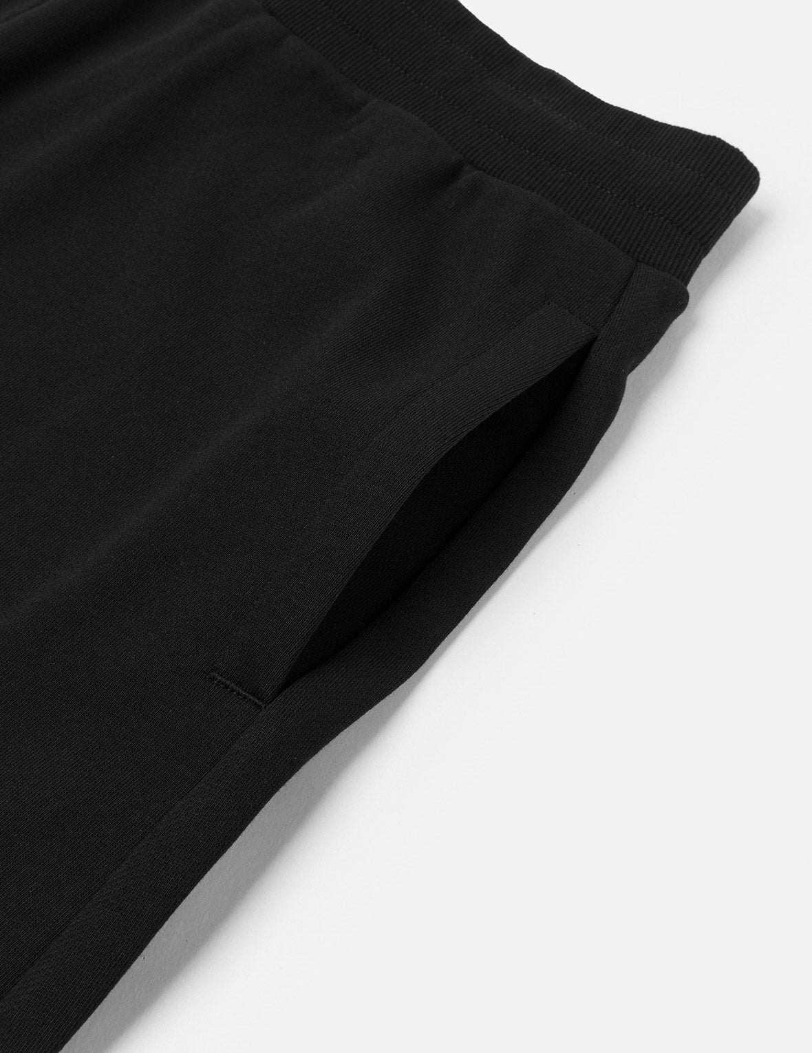 Kamon and Seagull Embroidery Fashion Fit Sweatshorts