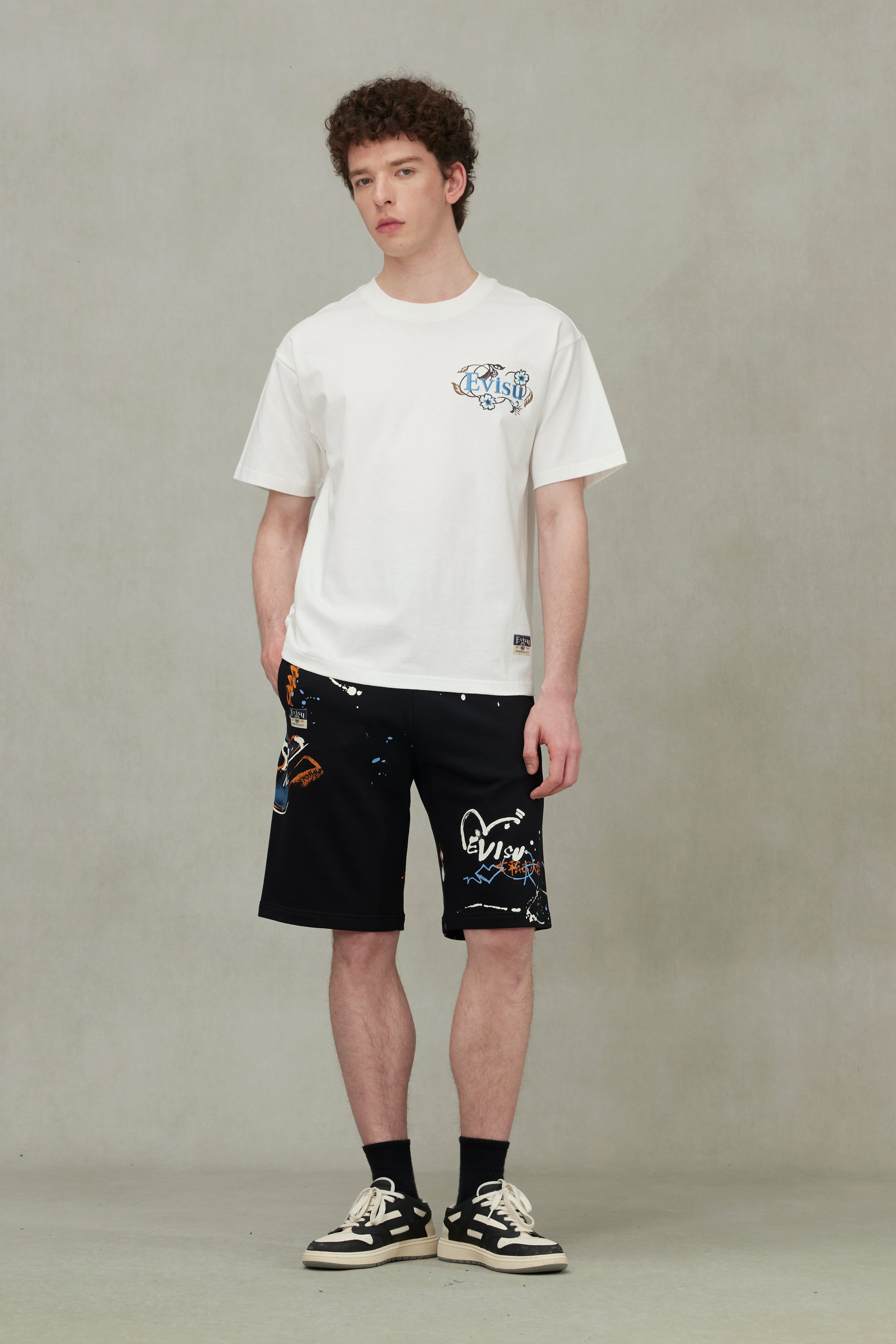 Graffiti Print Regular Fit Sweatshorts