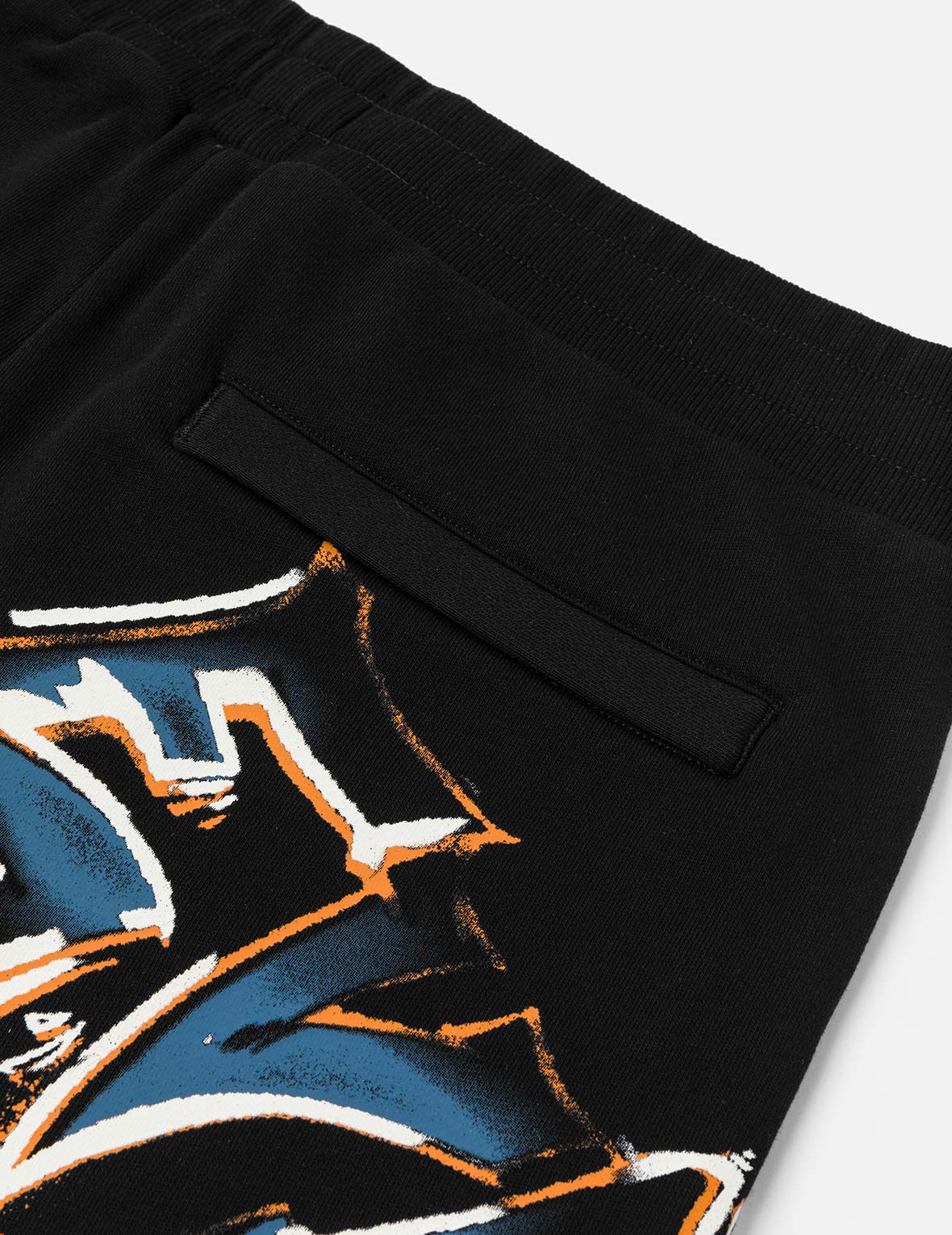 Graffiti Print Regular Fit Sweatshorts