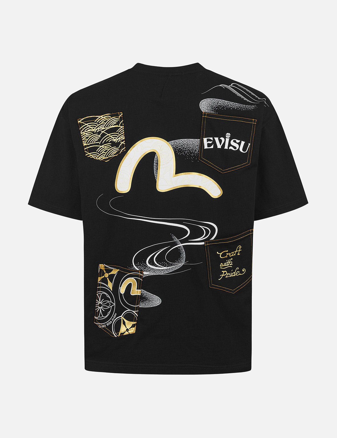 多口袋和多印花宽版T恤