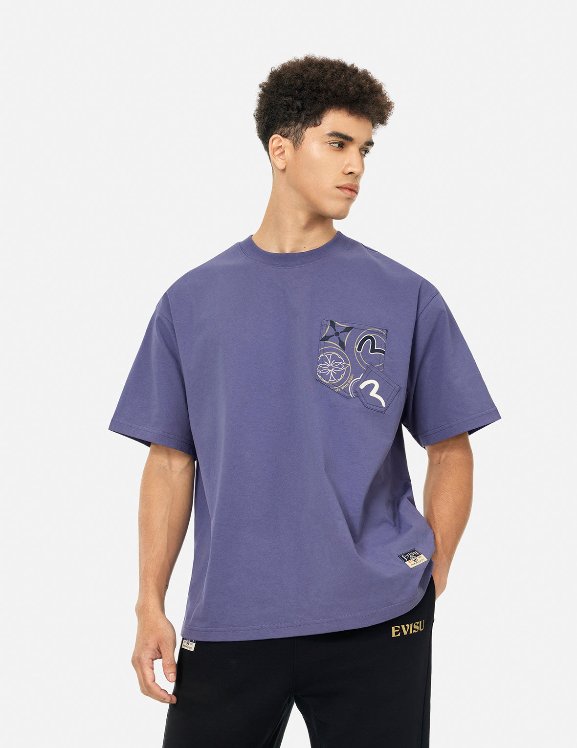 多口袋和多印花宽版T恤