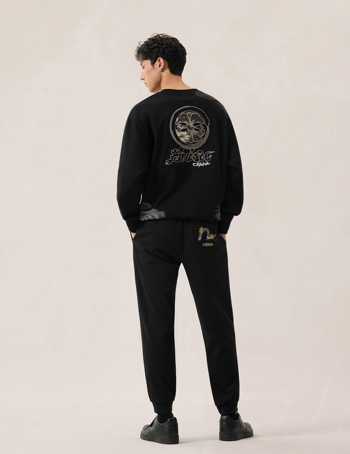 Kamon Embroidery Sweatshirt