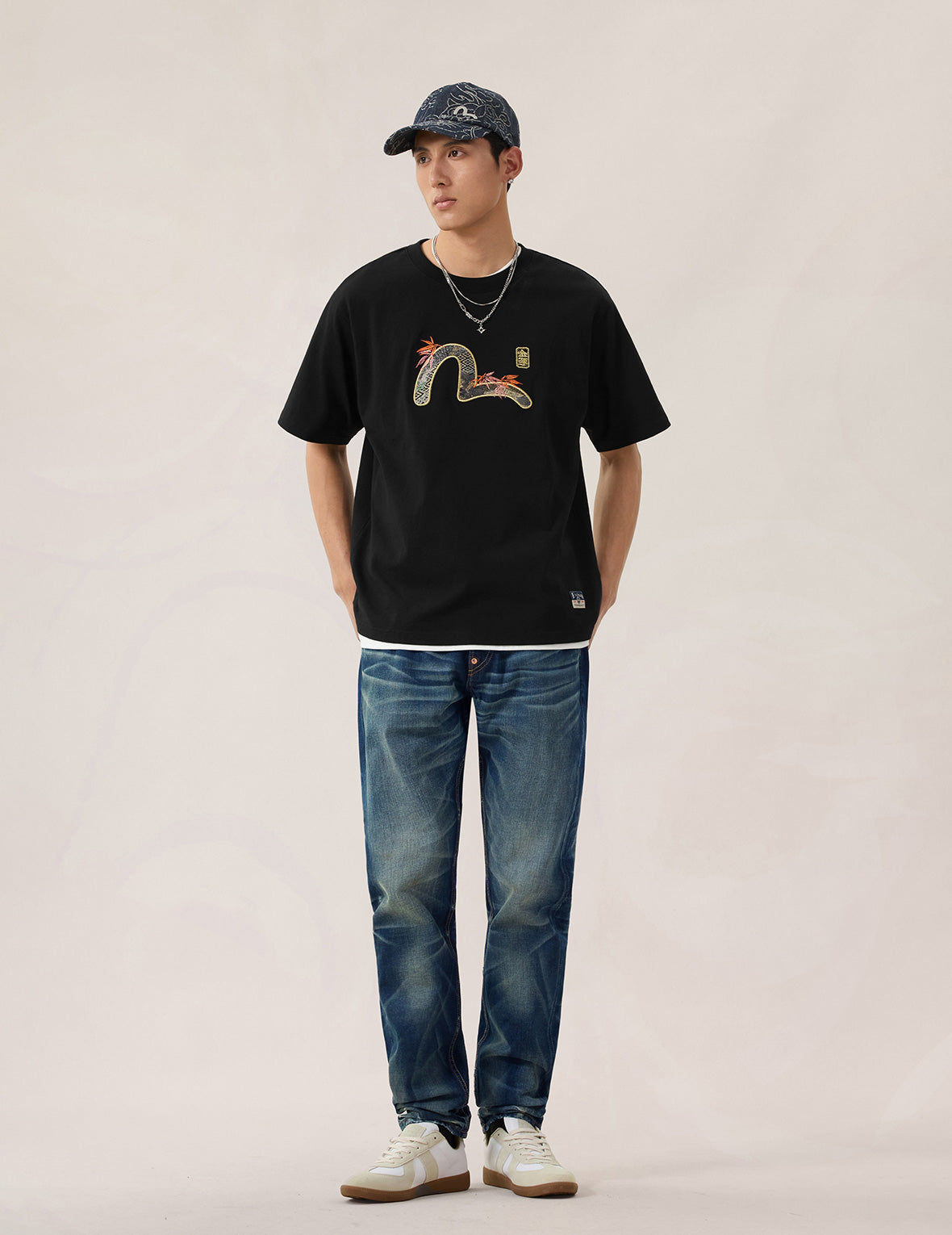 Brocade Seagull Appliqué T-Shirt