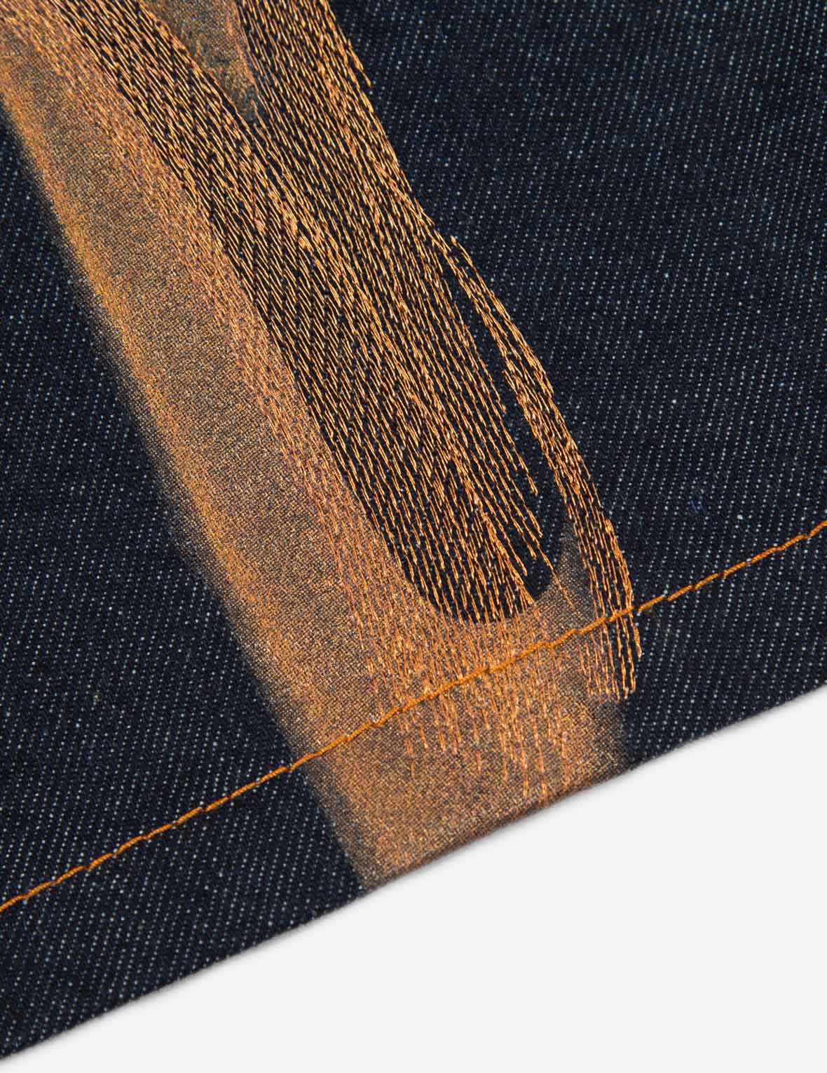 笔刷大M前开衩牛仔铅笔裙