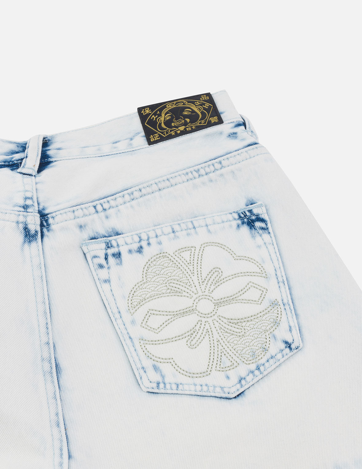 Bleach Washed Kamon Embroidery Regular Fit Denim Shorts