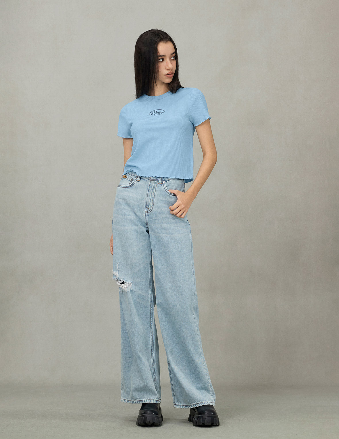 帆绳扭纹商标刺绣时尚版型T恤