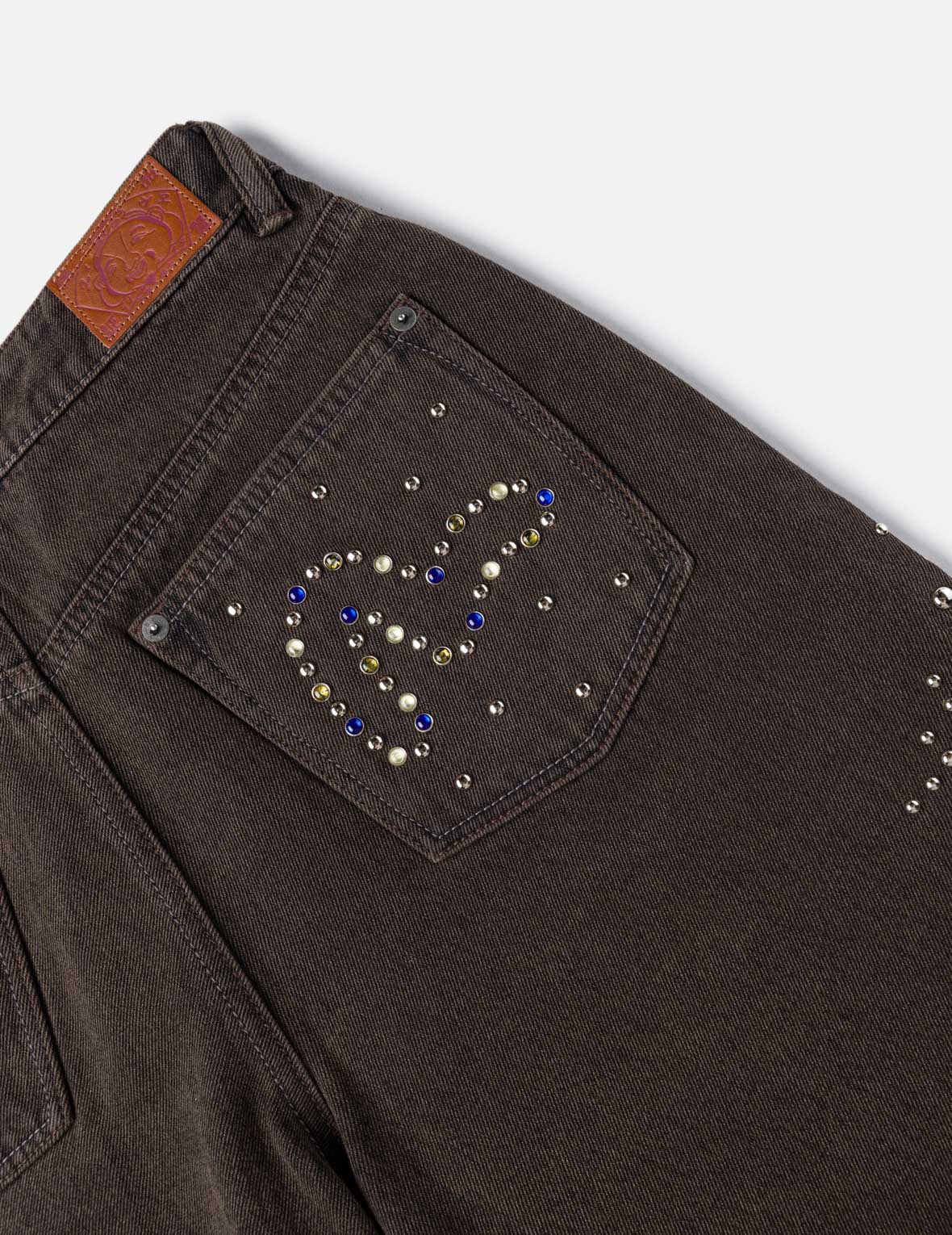 闪钻图案牛仔短裤