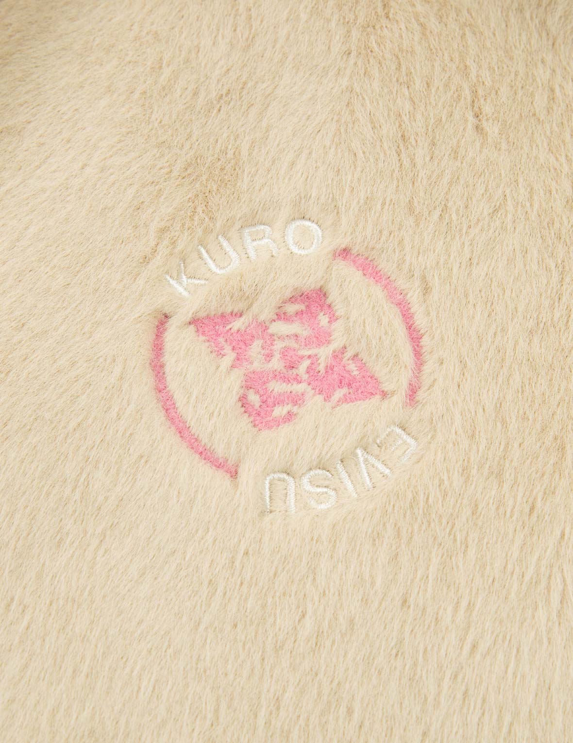 涂鸦式Logo刺绣仿皮毛夹层衬衫式外套