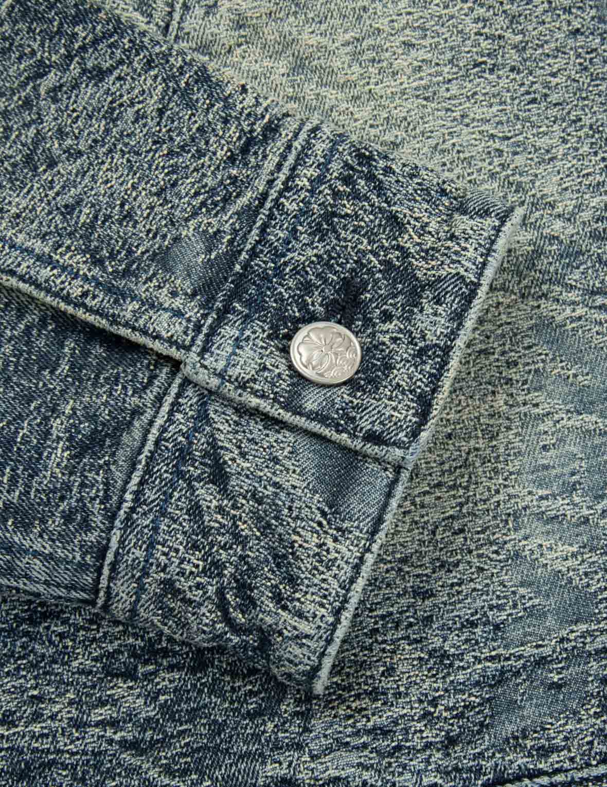 满地口袋印花和海鸥刺绣宽版牛仔外套