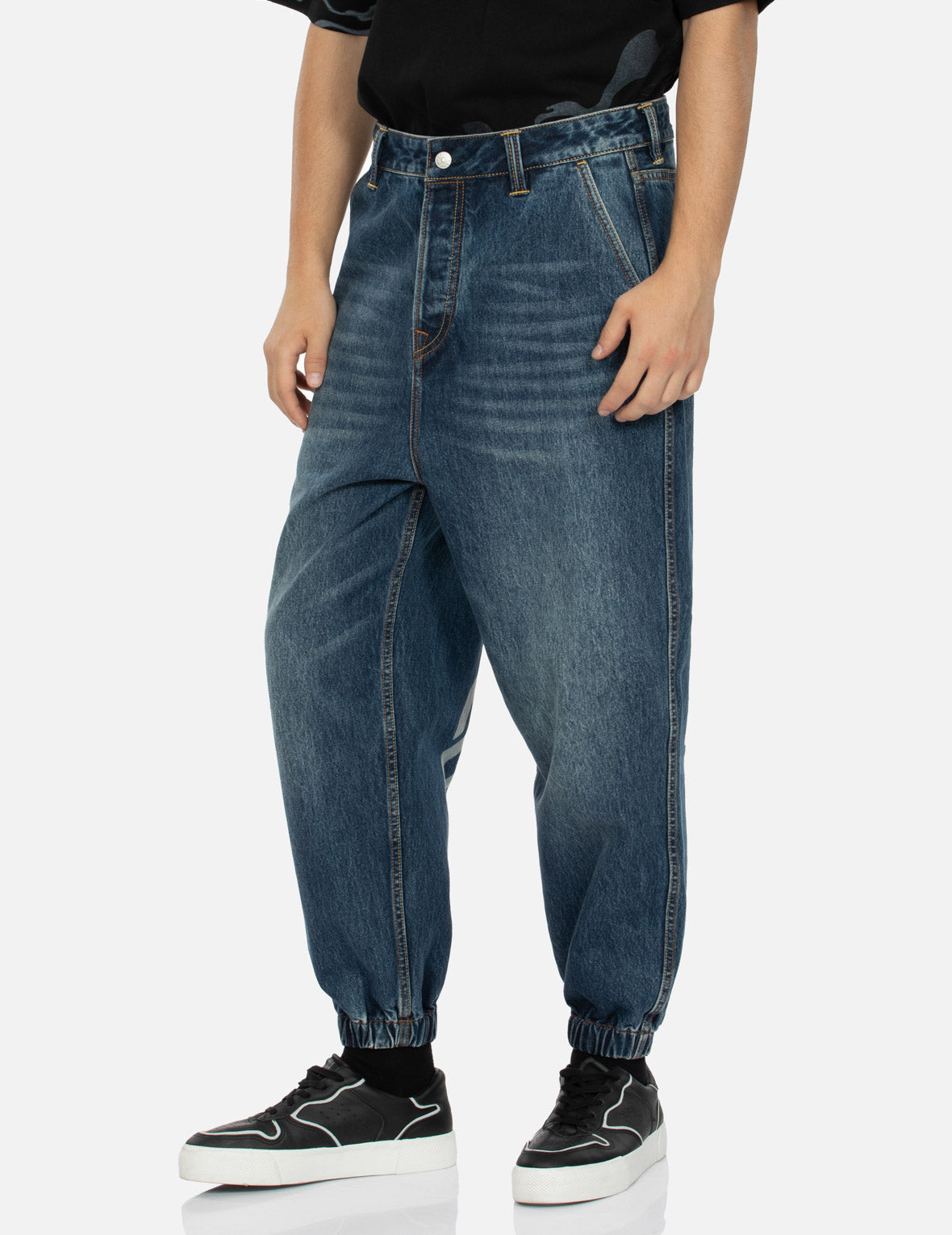 智慧之轮印花束口阔腿牛仔裤