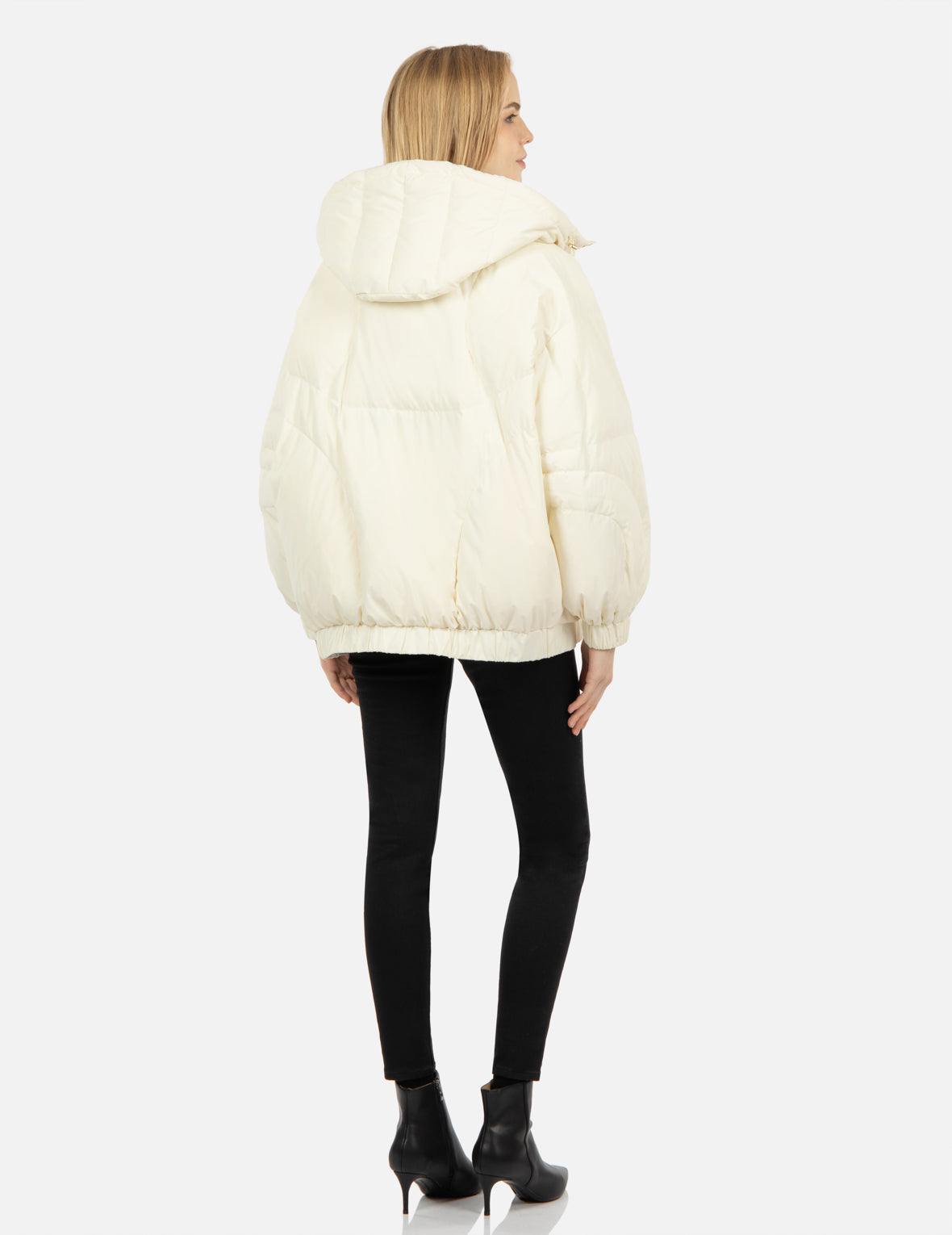 迷彩商标刺绣羽绒外套