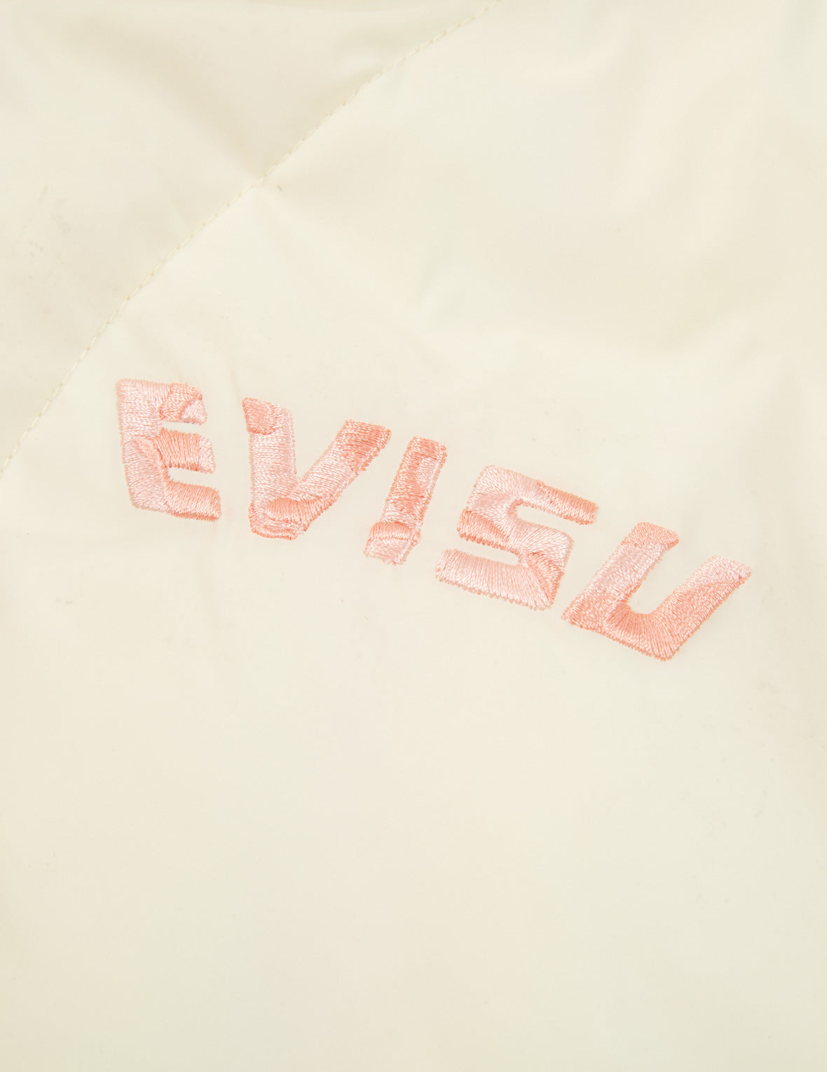 迷彩商标刺绣羽绒外套