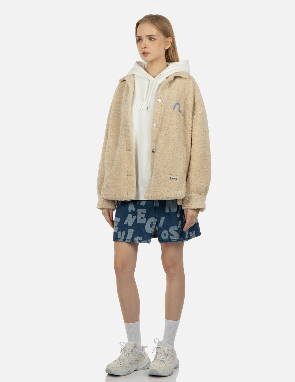 商标贴布羔羊绒衬衫外套