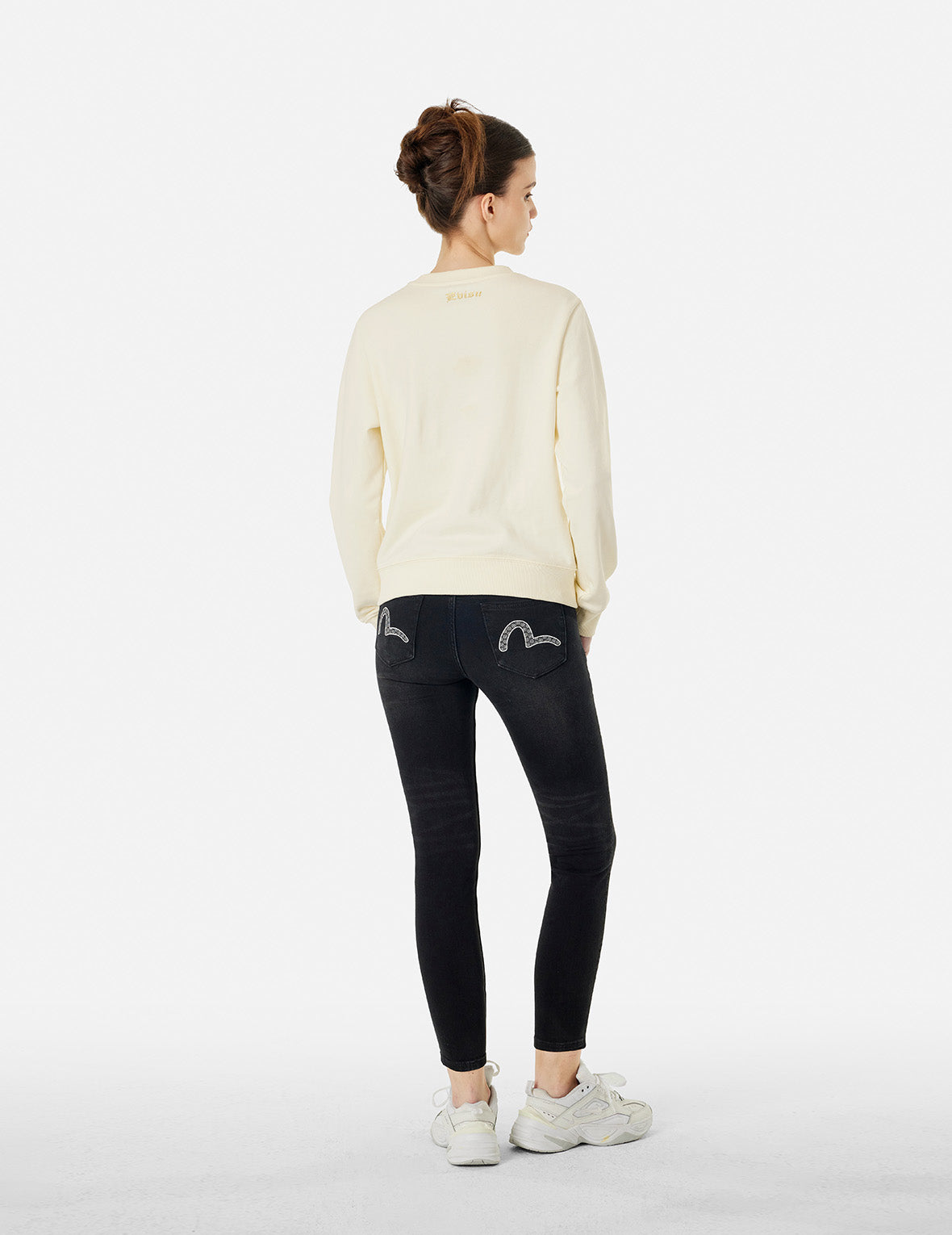 海鸥织锦贴布和商标刺绣常规版型卫衣