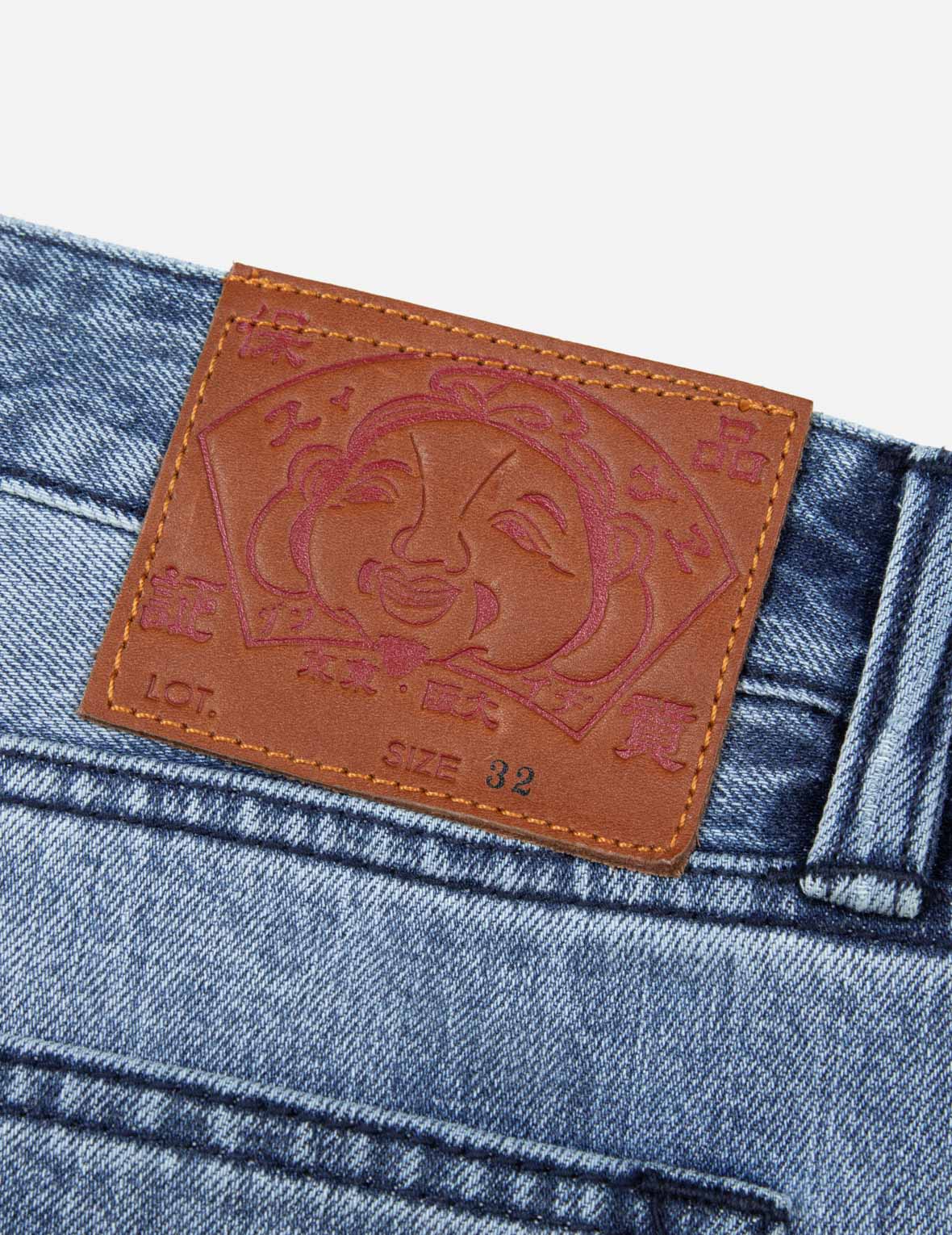 大M破洞直筒洗水牛仔裤