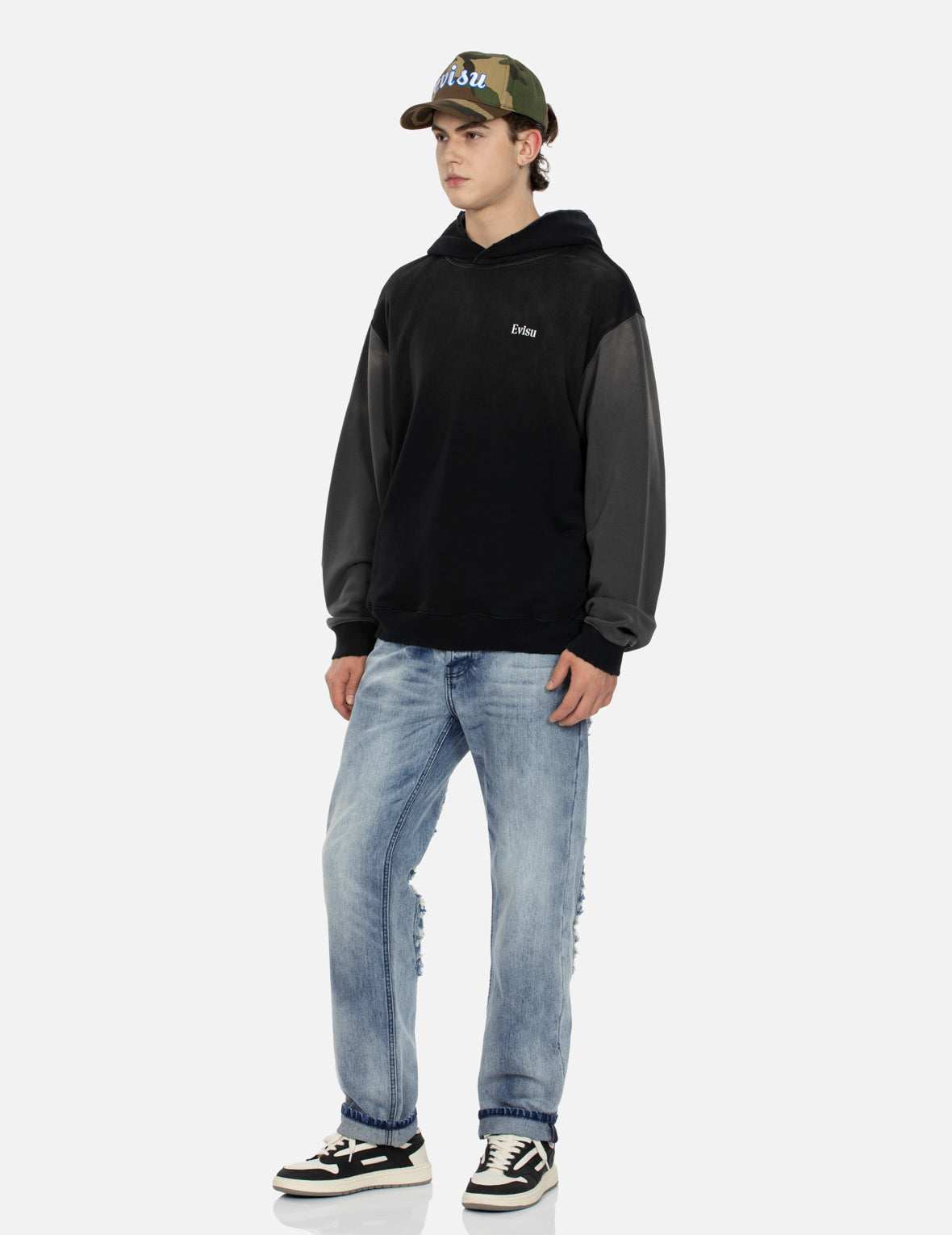 大M破洞直筒洗水牛仔裤