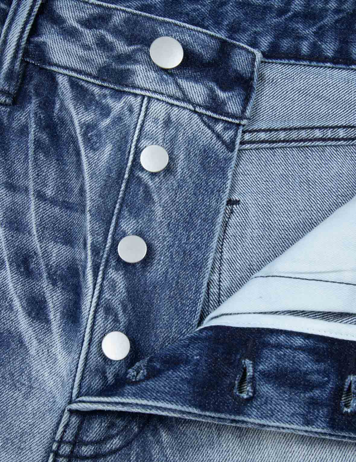 大M破洞直筒洗水牛仔裤