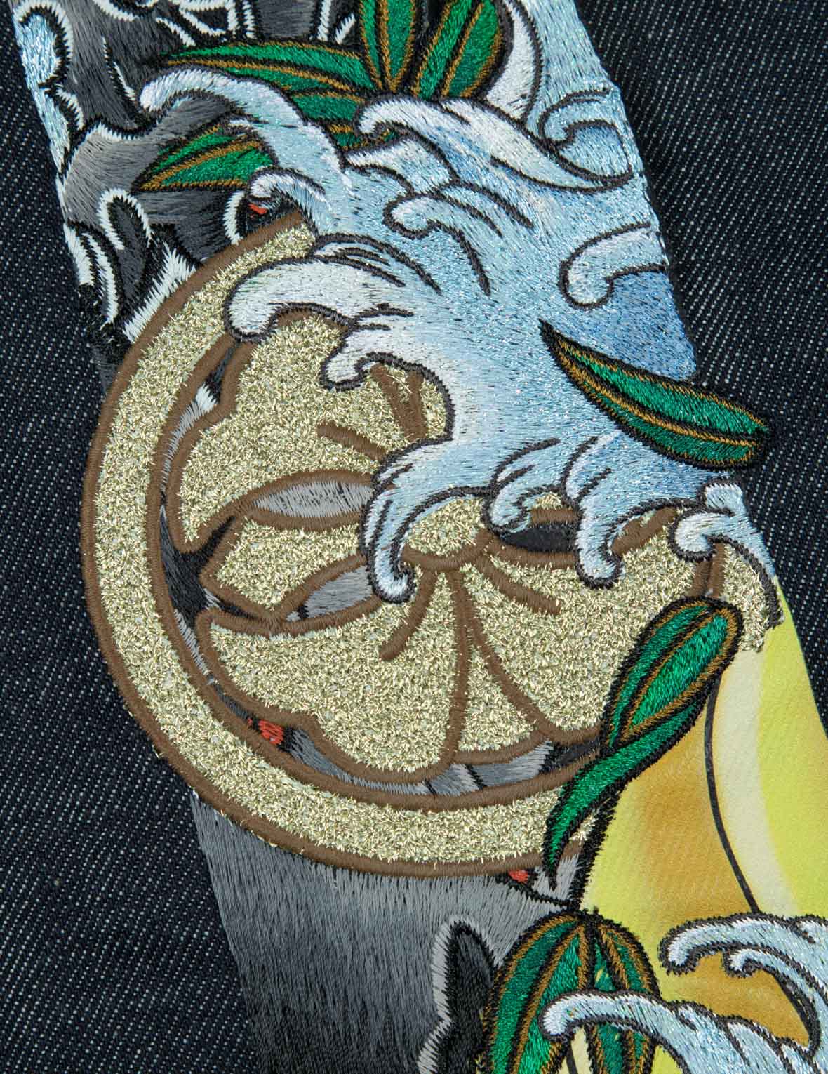 熊猫大M刺绣常规版型牛仔外套