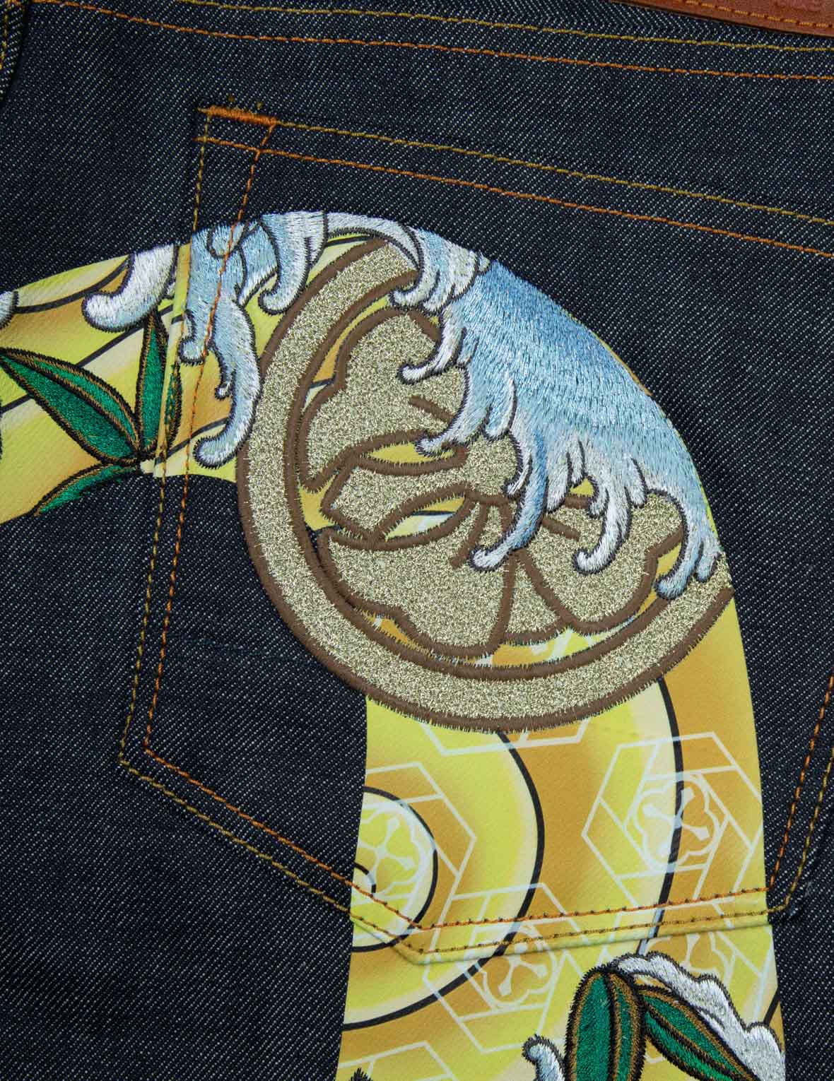 Panda Daicock Embroidery Carrot Fit Jeans #2017