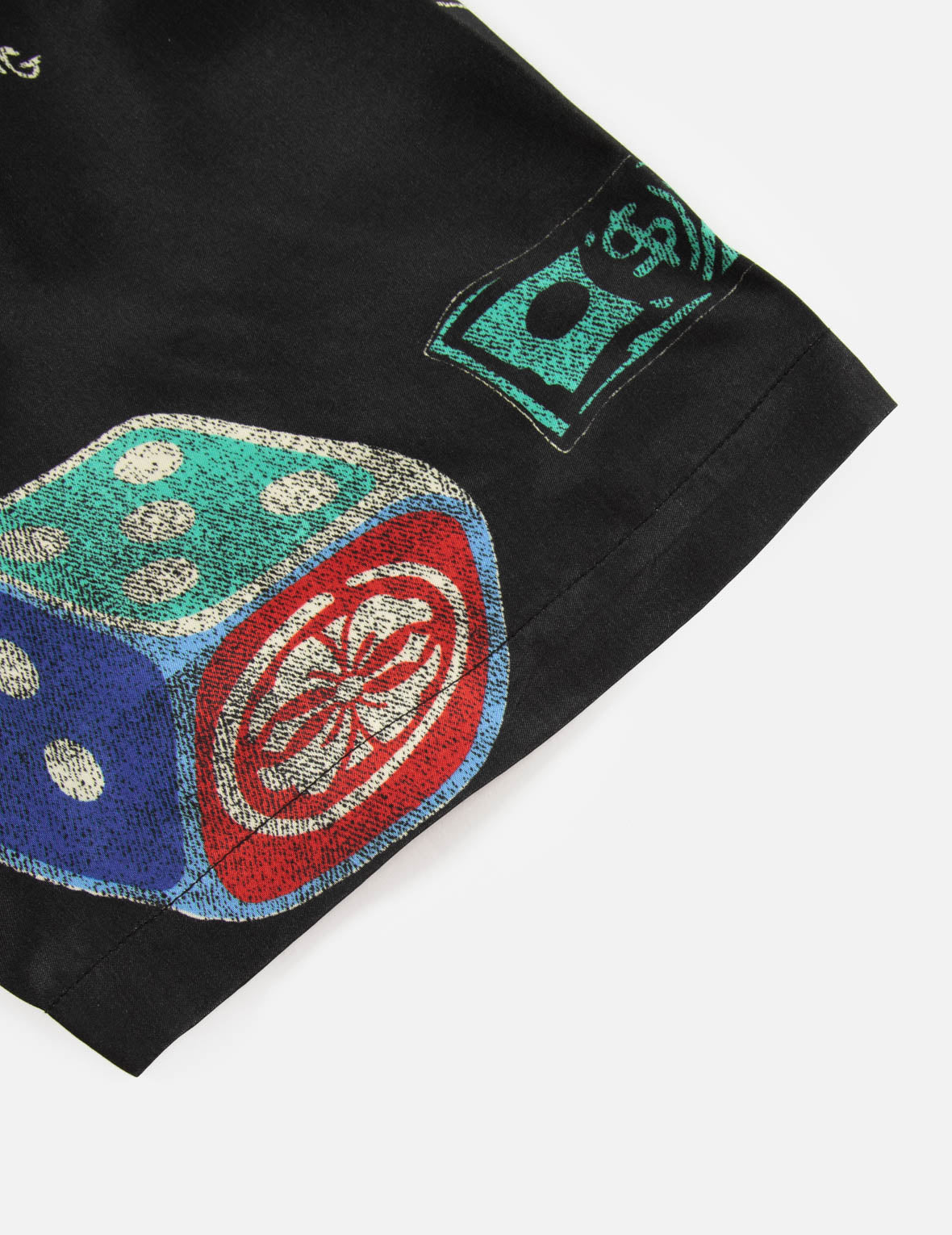 满地博弈游戏印花宽松版型短袖衬衣