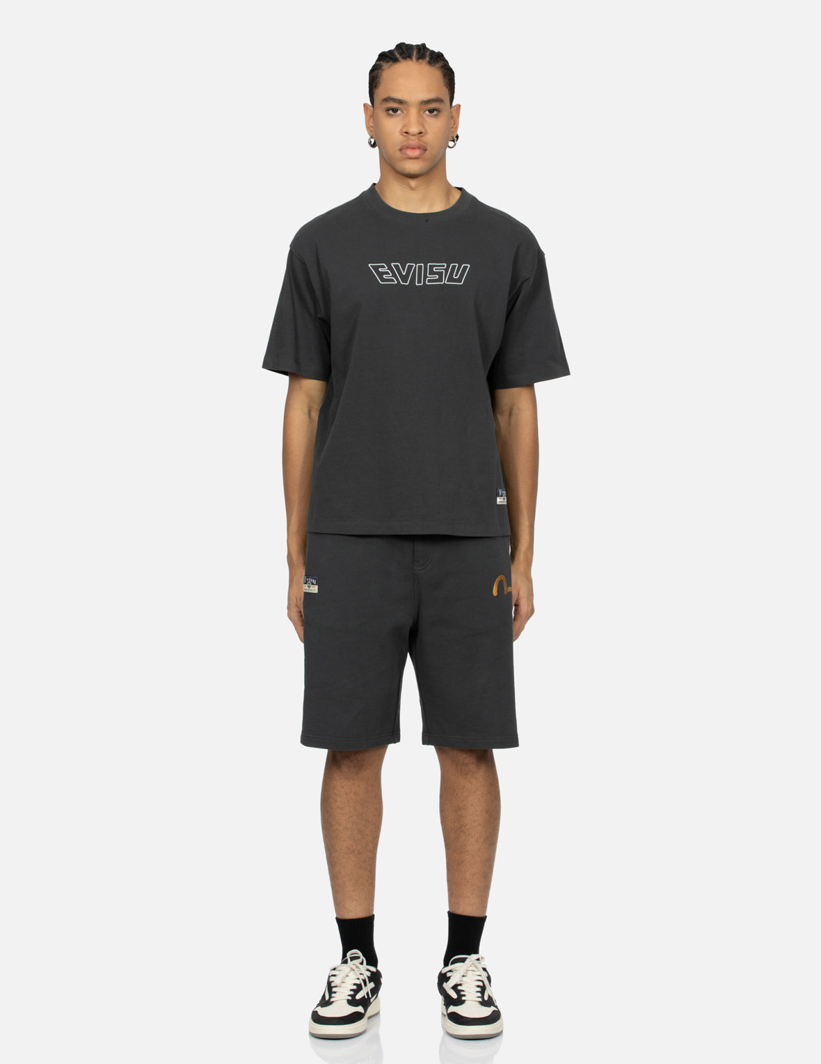 商标刺绣和"海天羽鲤"印花宽版休闲T恤