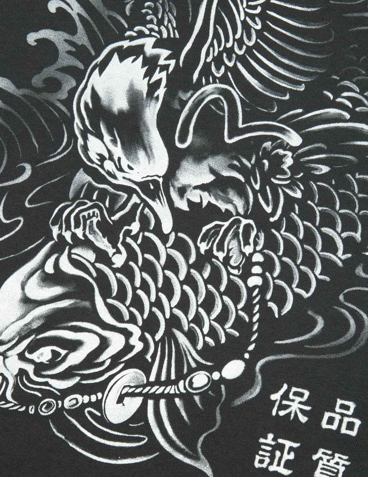 商标刺绣和"海天羽鲤"印花宽版休闲T恤