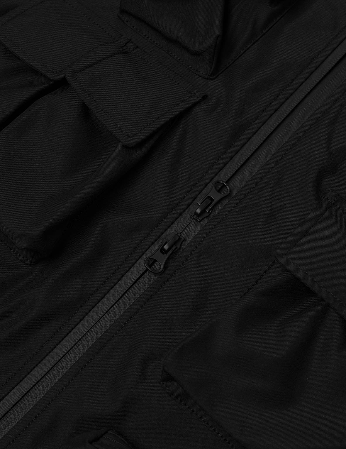 多口袋常规版型可拆式连帽户外外套